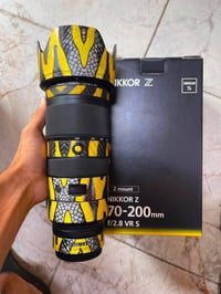 للبيع فقط   غنيه عن تعريف  70-200 نيكون  فتحه 2.8  توشيم لجماليه  نضاف...