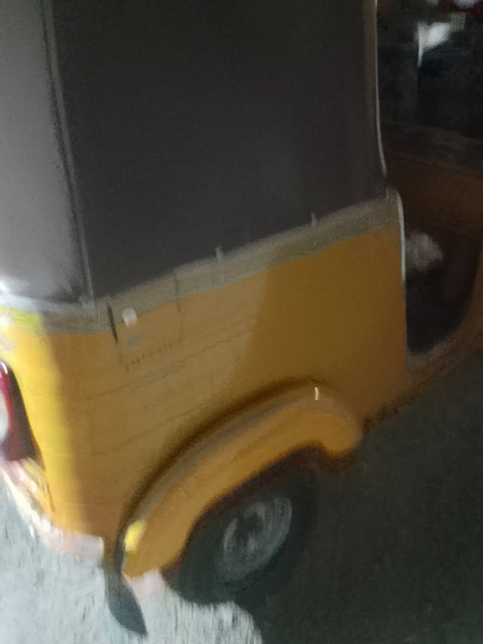 السلام عليكم. تكتك 2019مكفوله بس المكينه مجفته بوشه وبستم والدوس معمره والكشر مكفول من ضربه وصبغ كشرهه يخبل 😍الرقم *********** ب6ونص وبيهه مجال حك الجيه
