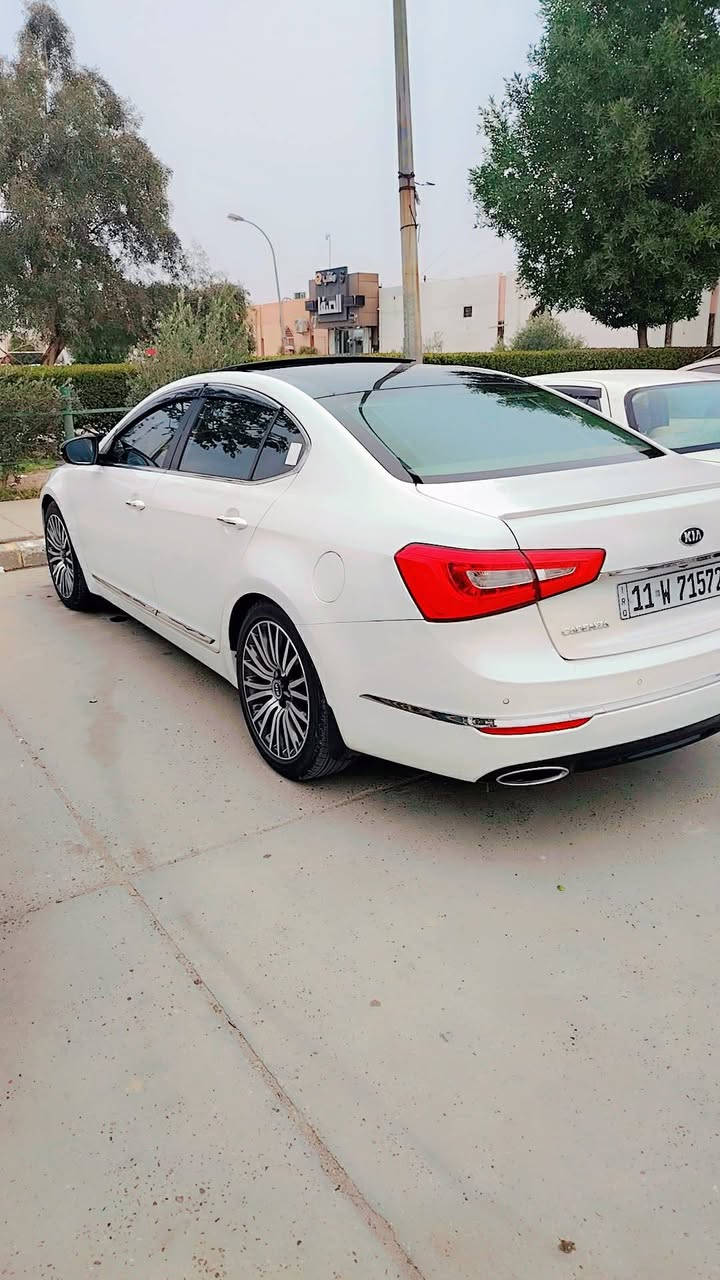 سلام عليكم للبيع كادنزا 2014 فوول موصفات محرك سته سلندر كفالة سياره احله من صور بعد وسونار مرفق مع المنشور سعر 155 وبيهه مجال
***********
