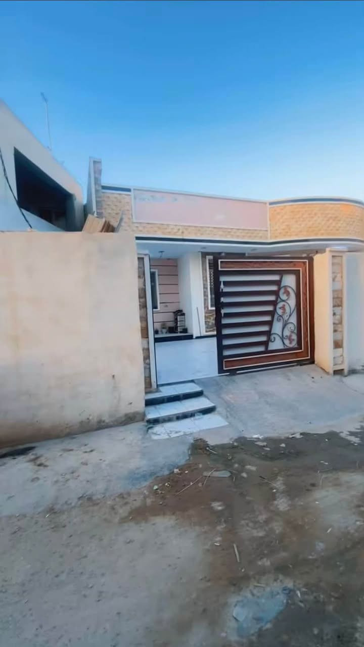 بيت في قضاء الراشديه مساحه 300 متر بشارع المراسمه واجهيه 11 نزال 27.30 بناء2022  3 غرف نوم مطبخ استقبال وحولي كراج وحديقه للاستفسار *********** تواصل واتساب فقط للبيع

