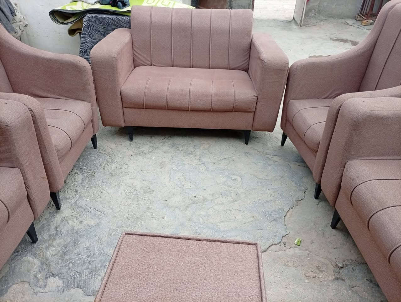 تخم 10مقاعد مثل مواضح بالصوره نظيف نجاره بلاويد اسود للبيع
العنوان حله ***********واتساب
