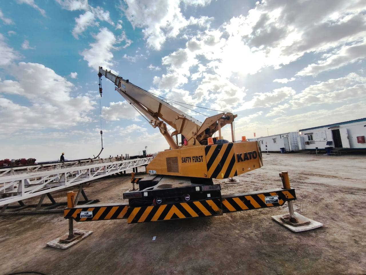 السلام عليكم للبيع كرين كاتو 30 طن موديل 95 كرين فول سيفتي جديد على وضع البلاد بم  بلاد مواطير بلاد مكينة جديدة ومكفولة كرين مكفول كفالة عامة يحتوي على شهادات فحص سنوية جديدة مكان الكرين البصرة الاستفسار تواصل على الرقم المذكور ***********
