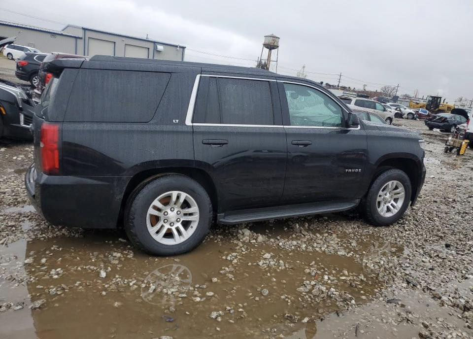 السلام عليكم
للبيع تاهو 2016 حديده 
بدون كص هذه صور حادثه 
مصلح كامل ‭0770 165 3390‬
السعر 14000$ قفل للبيع مستعجل
