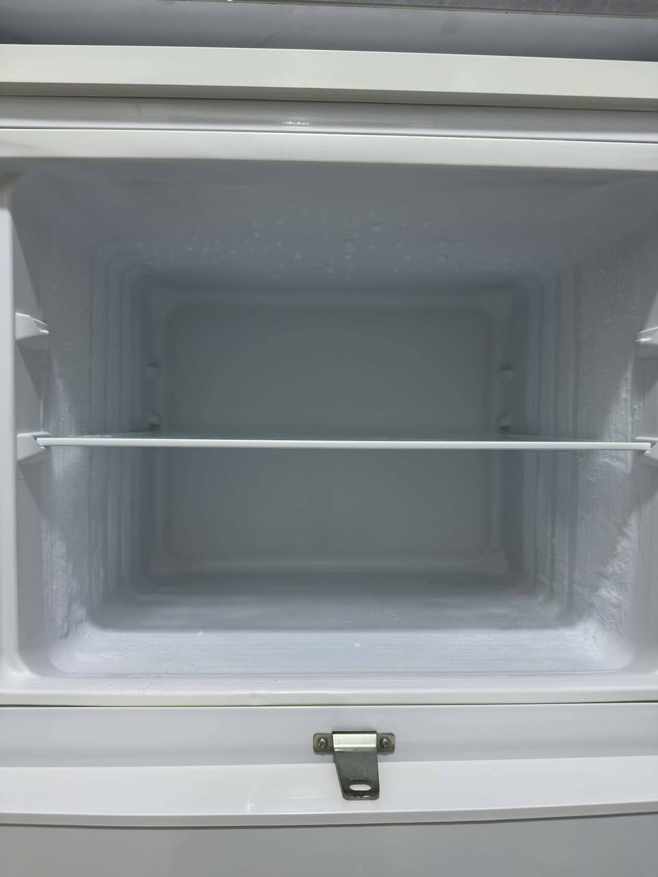 سلام عليكم ثلاجه و فريز كلشي مابيها ايذا تشتري اتصل علا الرقم ***********
