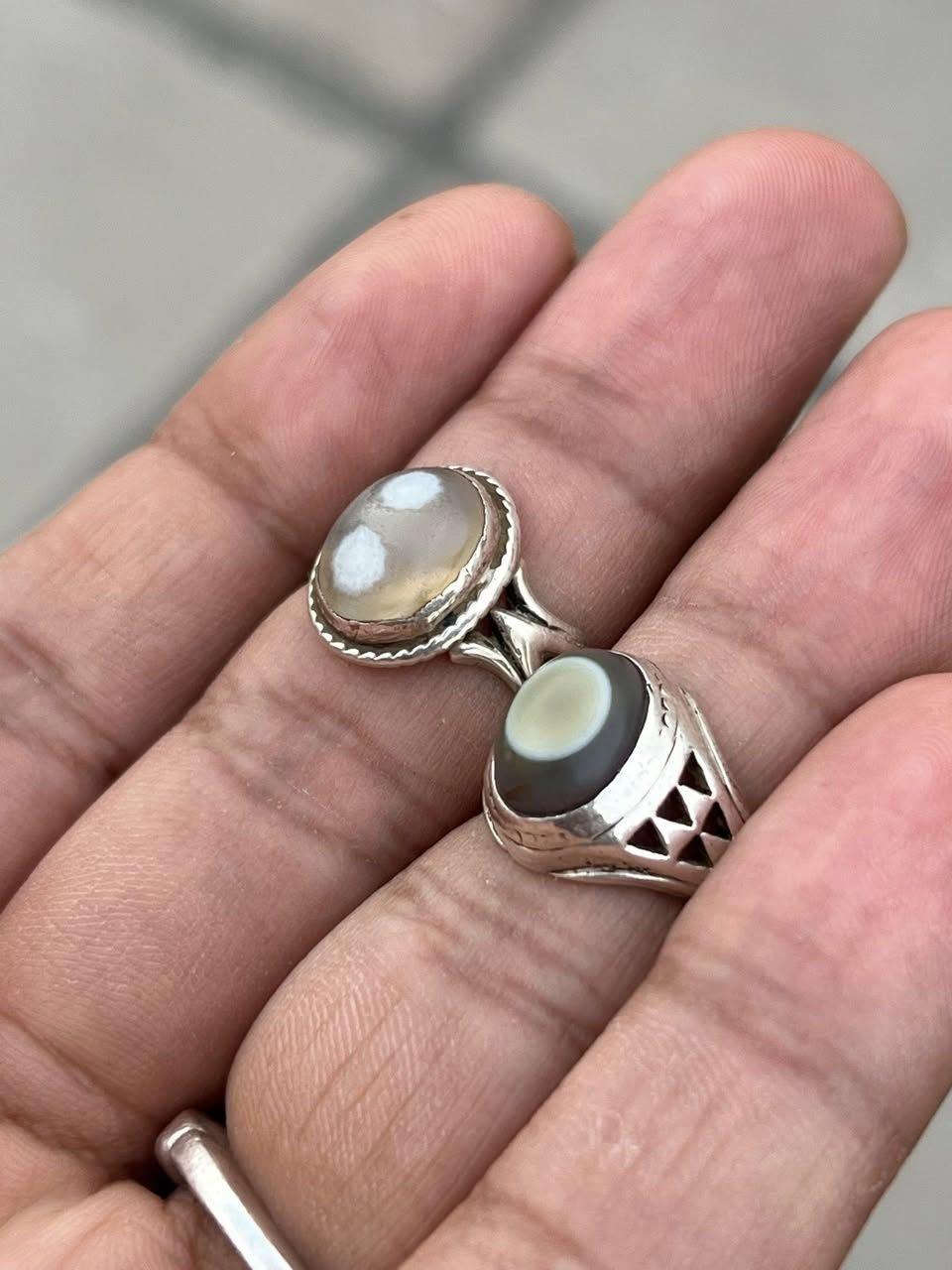 سليماني قديم
صياغة يدوية

الشراي***********

المكان بغداد حي اور 

توصيل ماعندي
