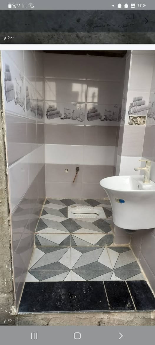 هيكل لبيع مساحة ١٠٠م واجهة ٥م بناء حديث مجاري كامل سرميك نصف الحيط استقبال هول مطبخ غرف نوم طابق واحد بناء حديث اتصل ***********او ***********ابو عبد مالك لعقار السعر ٤٥ مليون بي مجال الهيكل جمعية حمورابي
