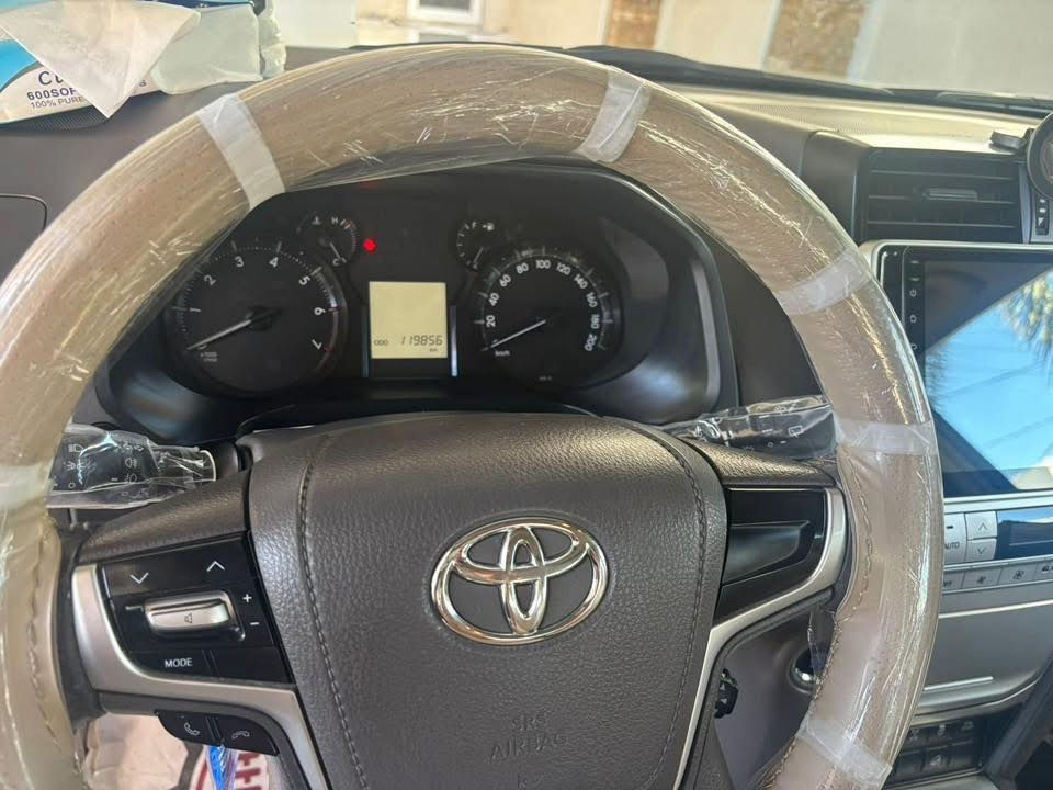 سلام عليكم برادو 2018 TXL
سيارة كفالة عامة عدة بارد في صندوق الخلفي اقل من شبر

ماشية 120

زراك لايت 

فتحة سقف 

اشاير بالمري 

مري قلاب 

تشغيل عن بعد

ثلاجة وصطية

حساسات 

رقم سليمانية هزة براد جديد بأسمي 

سيارة جديدة 

للاستفسار 

***********
