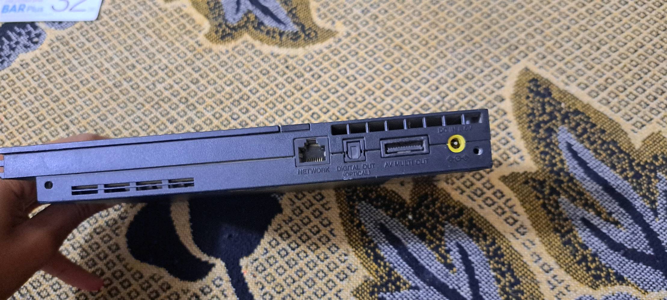 لاعنوان بغداد حي الجهاد المخابرات
بلي 2 نظيف جدا 
اختيار اللون اسود او فضي
مع يدة التحكم الاصلية صاير بي قطع و مصلح  يشتغل نفس ما جان 
و يدة تحكم تجارية
مع فلاش ميموري بي40 لعبة 
و كارت ميموري للتشغيل 
و التوصيلات مالتة المحولة و اسلاك الصورة