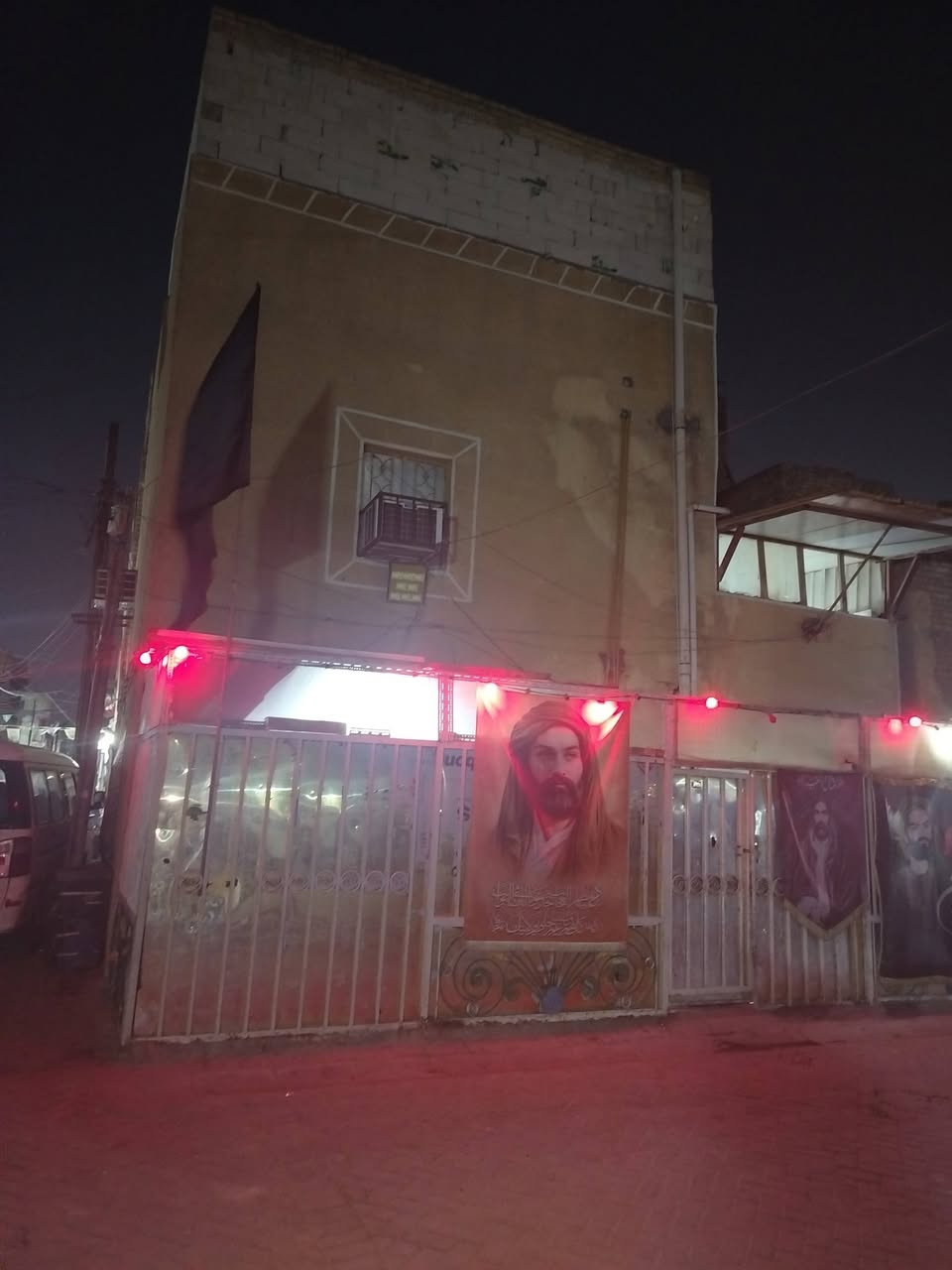 سلام عليكم نصف قطعه للبيع 72 متر
مدينه الصدر قطاع 21
٣ طوابق الطابق الأول ديوانيه وغرفه ومطبخ وصحيات
والثاني غرفتين وصحيات وحولي
والثالث غرفه وداخلها صحيات وصطح
بناء كله عكاده 
***********
