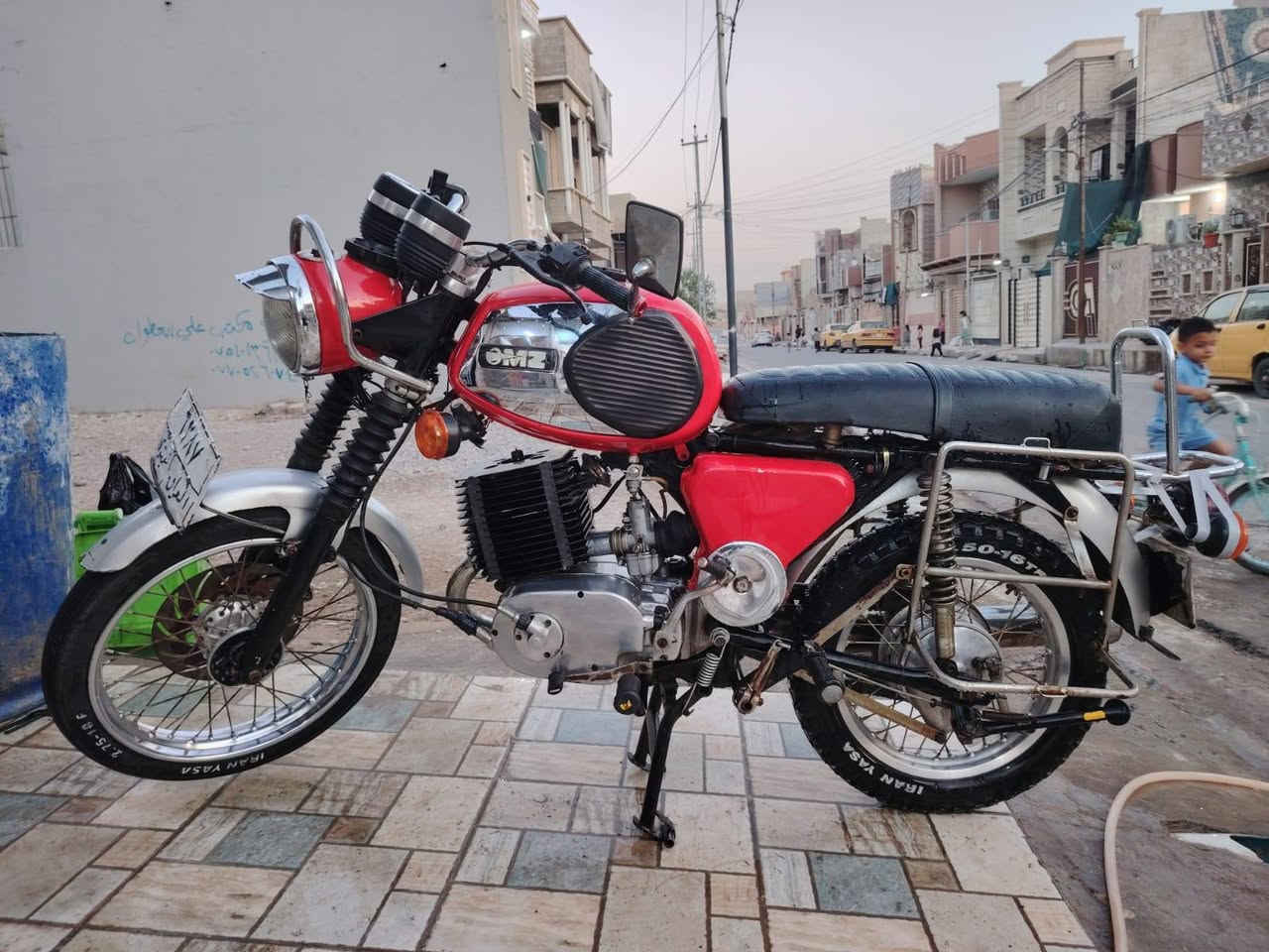 موطور 81mz 
محدث 
دسك شغال رقم سنويه بي بكن صوت قليل كهربائيات شغال لتواصل ***********
