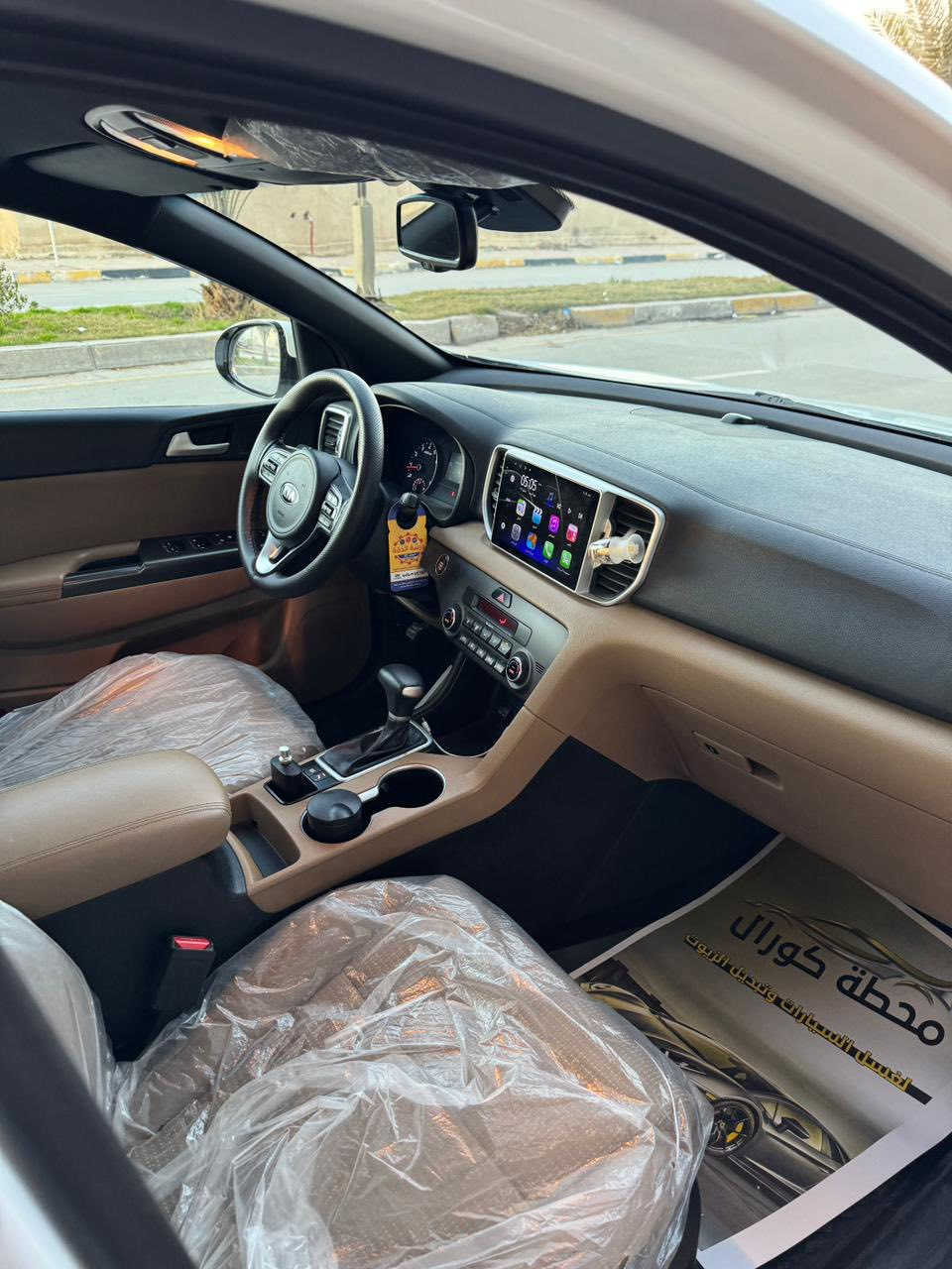 سلام عليكم  كيه سبورتج موديل 2018 داخل عسلي مري شفط ترحيب بصمه شاشه +كامره تخم تاير باسمي السياره  الرقم الجديد  الانكليزي    رقم بغداد سياره جديده جدا ماشيه 35الف فقط    حساسات امامي خلفي  وبعد موصفات بيه   السعر 193$  بيه مجال بسيط الاستفسار ***********
