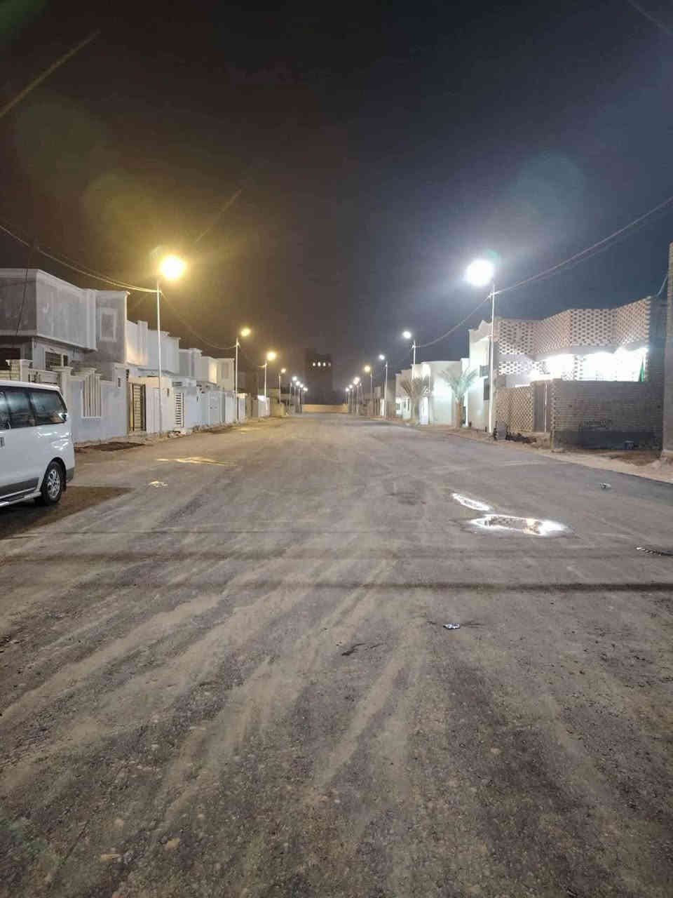 دار للبيع 150م🏕️ (مكتب الخليج للعقار عمود327)
*********** وتساب
***********
✅ مشمول بقرار التطويب 

بسعر /60/ مليون مع المجال
موقع /نجف 🏡شارع الحولي مال المطار عمود 327

البناء 🏡 
غرفتين /صاله/مطبخ / ستقبال/ صحيات/
بناء مرتب/ اساس + سقف كونكريت + طابوك

ألخدمات 🏡 #بعد_عن_سوق_100م
ماء/كهرباء/مدارس/سوق/تبليط/لحد الباب
