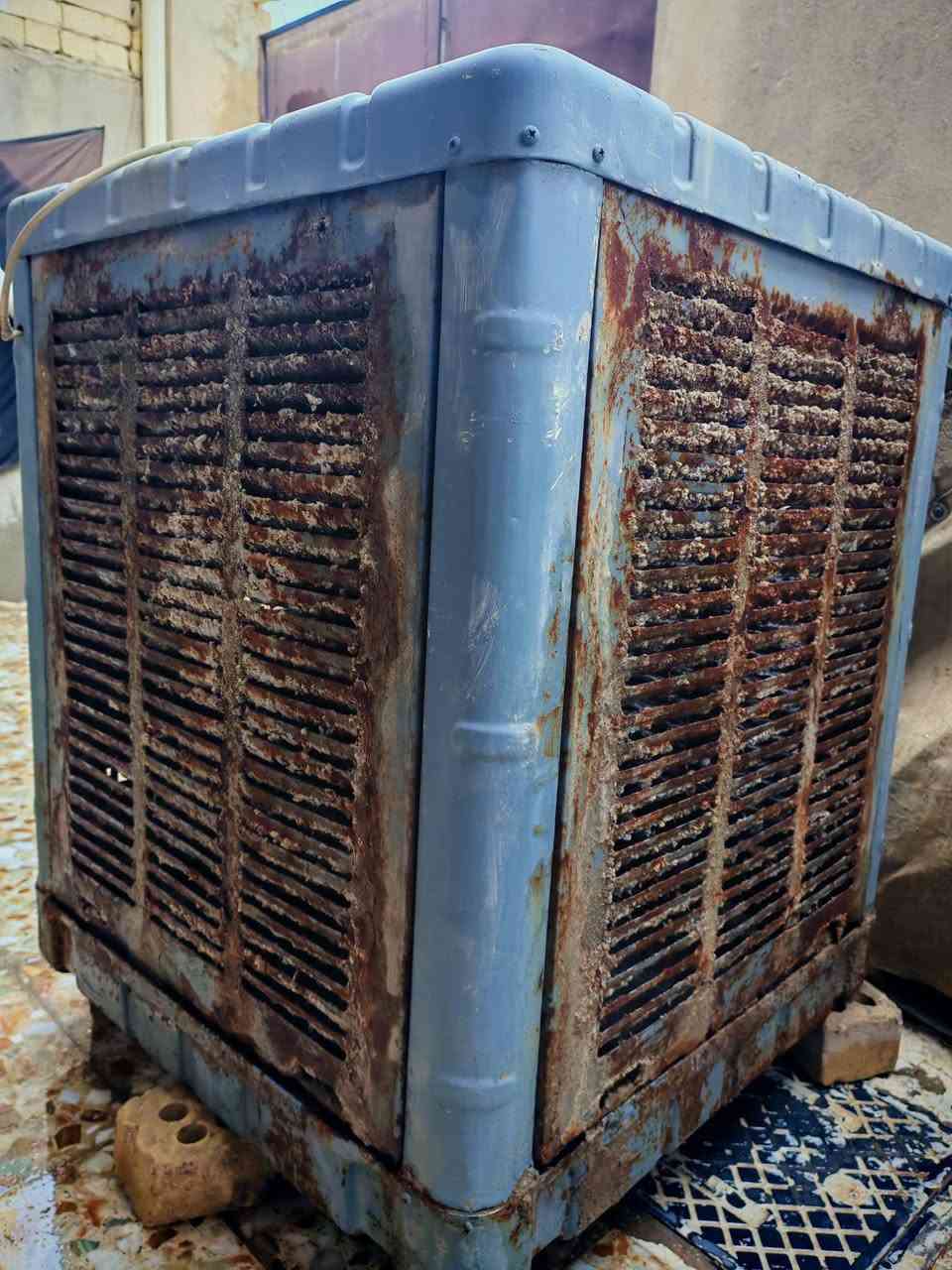 السلام عليكم للبيع
مبرده حجم 2500
حديد
كامله ماطور واتر بم شغال
فقط الأبواب تعبانه
موضحه بل صور
للتواصل واتساب ***********
السعر 40 وبيه مجال ان شاء الل
عنوان نجف كوفه قرب مسجد السهله
