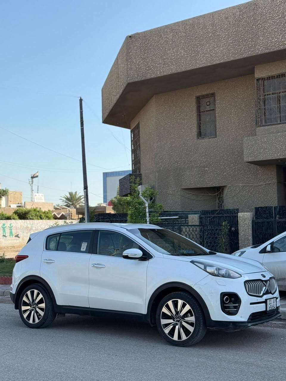للبيع كيا سبورتج 2018 خليجي مكفوله من صبغ بيه بارد بل جاملغ بسيط فقط.رقم بغداد نكليزي  بأسمي تحويل مباشر
ماشيه (70) الف حقيقي 
السعر  (178)وبيها  مجال جدا بسيط 
مكاني بغداد الرصافه 
***********
