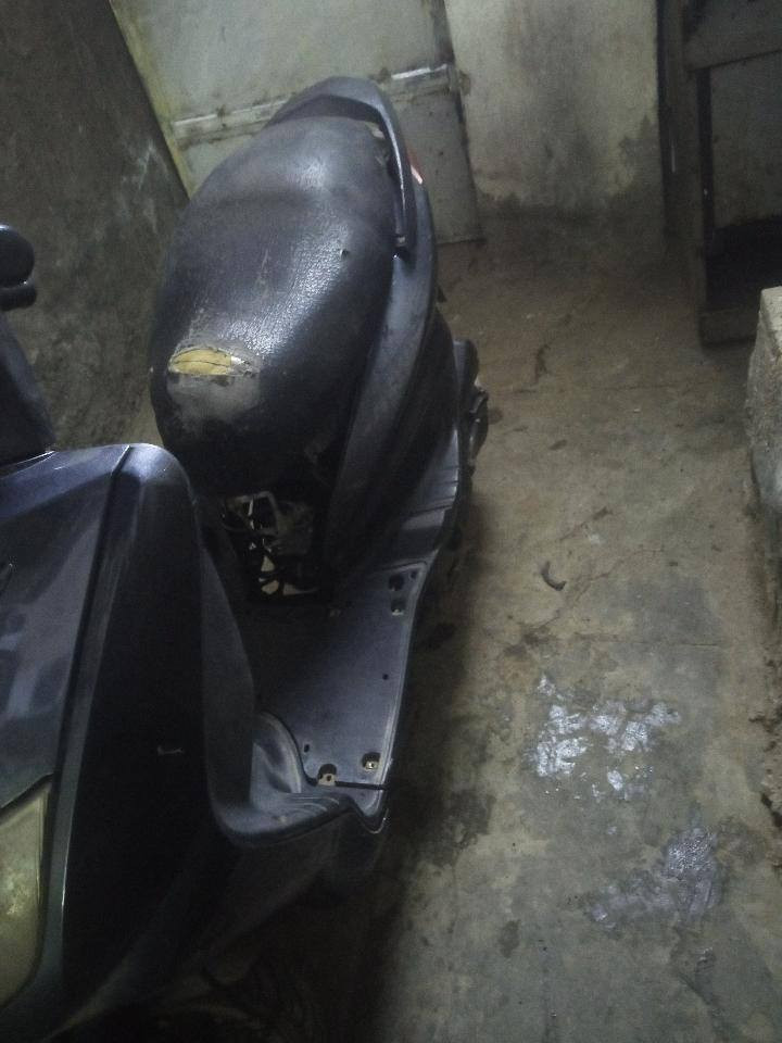 سلام عليكم دراجه سكنس نثيهه ياباني دراجه بلاديه الله شاهد دراجه صاله 4تشر متروكو كامت عندي وعفته عوزه بس تجفين كهربايات شغله كلشي شغال كابريتر خطين ستان حساس دراجه بكاني مدينه الصدر ب 300وبيه مجال وبيع كوم حديد  رقم وتساب متواجد***********
