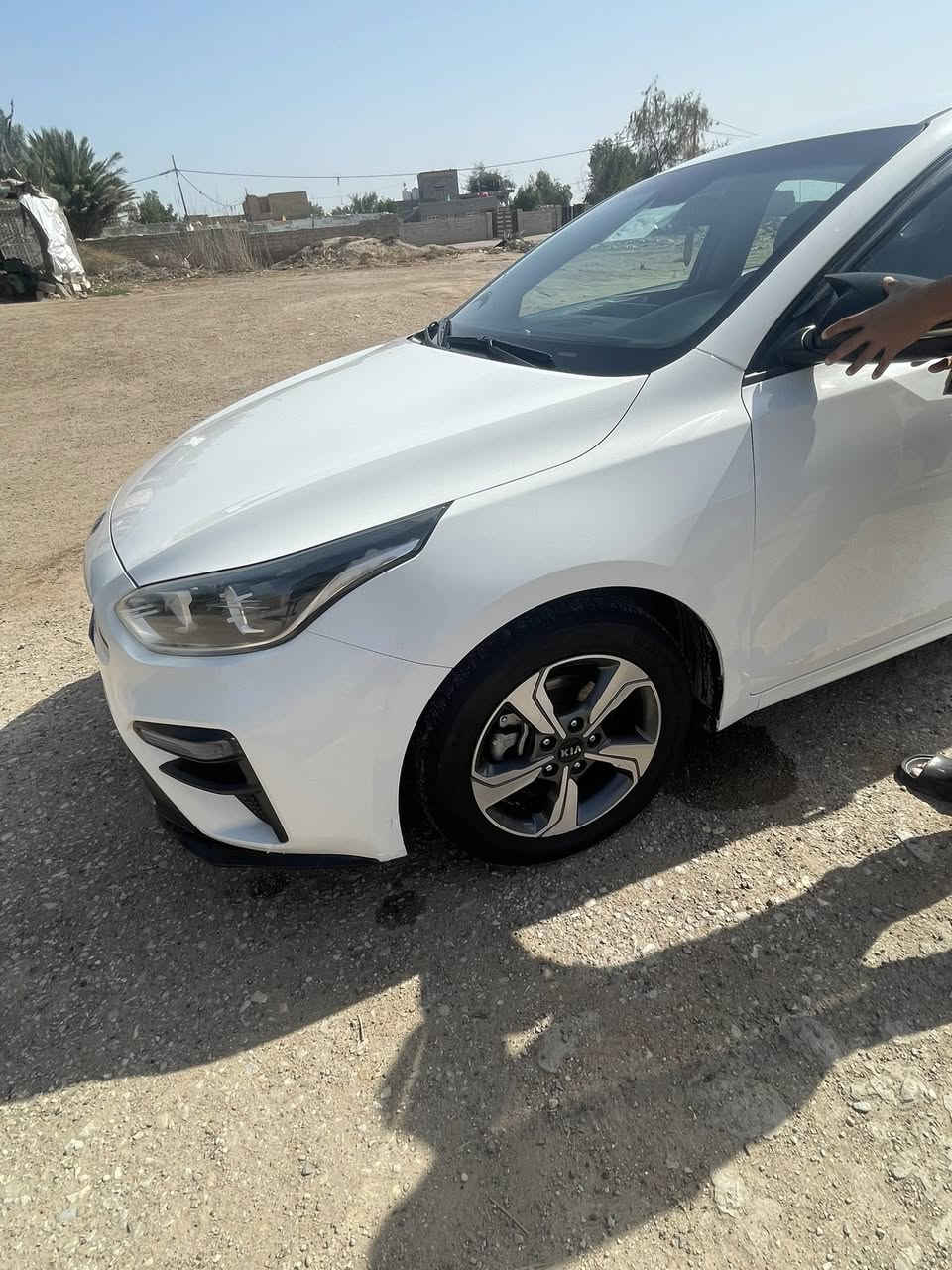 سلاام عليكم سيراتو للبيع موديل 19رقم اربيل ساقط سياره فول عده الفتحه مكينه 2000دوش سياره جديده بمعنه الكلمه ب 155اوبيه مجال قليل
 ترهم مراوس ب 22 او23حسب القناعه 
***********
