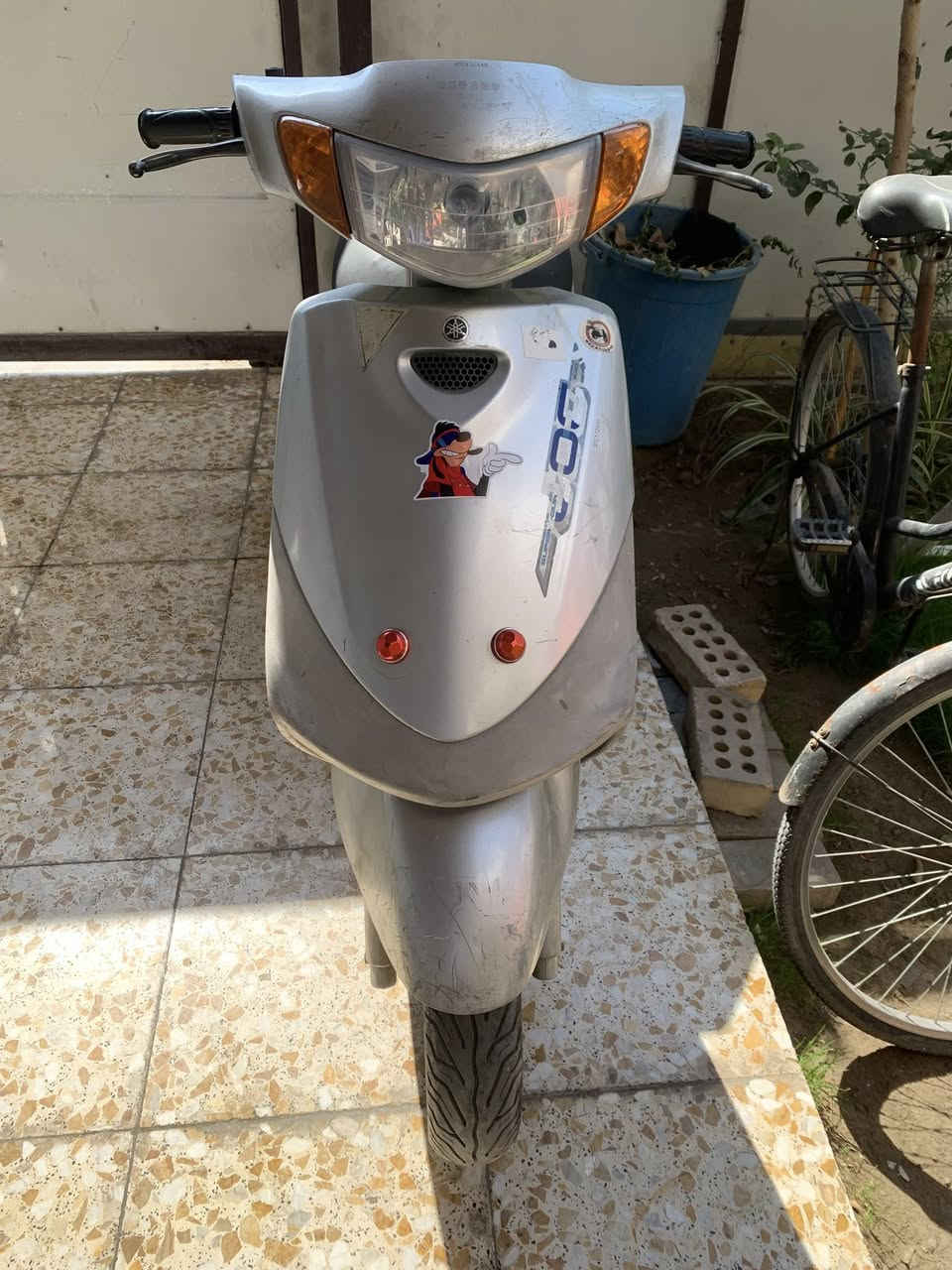 قجمة للبيع سلف وهندر كهربياتهة شغالة دراجة كلهة مختمة كابريتر بلادية شلعة بطناش  سعر ٥٠٠ بي مجال  مكاني بغداد الغزالية ***********
