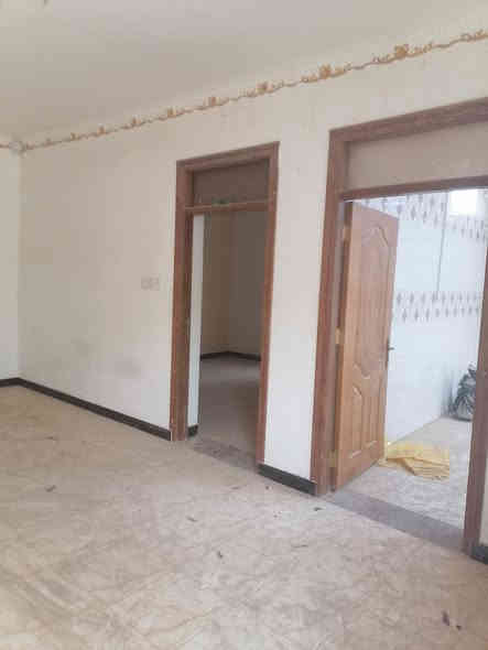 البيع مشتمل مساحته 150 متر طابو صرف ركن على شارعين يتوفر كافه الخدمات منطقه سكنيه قريبه من سوق يبعد عن  التبليط تقريبا 100 متر طبعا سعر مناسب بيع مستعجل سعر٨٠ مليوان  العنوان بابل / ناحيه ابي غرق/ قرب جامع المتقين الاستفسار اكثر مراجعه مكتب حجي سيف العقارات نستقبل كافه العروض من عقارات وقطع واراضي زراعيه (***********)
