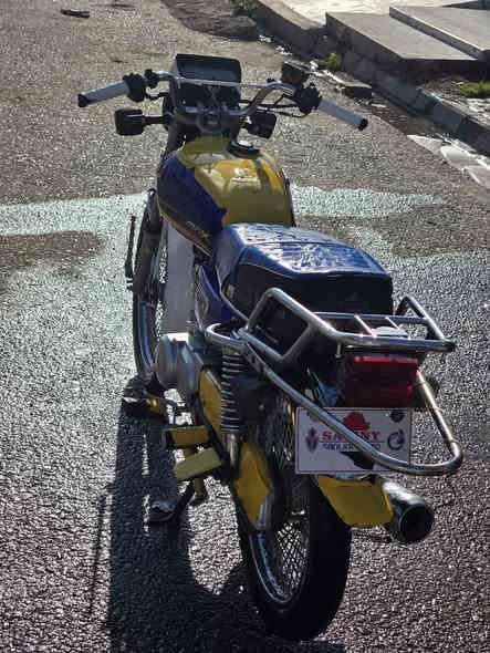 ماطور سولنيك موديل 23 نفس نضافه الي بلصوره 550 وبي مجال رجائن مو شراي لا تعبني فدوه لعينك الماطور كلشي مابي لا محرك بي صوت ولا الشاصي تعبان وتايرات الورا والكدام جدد هنه وجوابتهن  ***********
