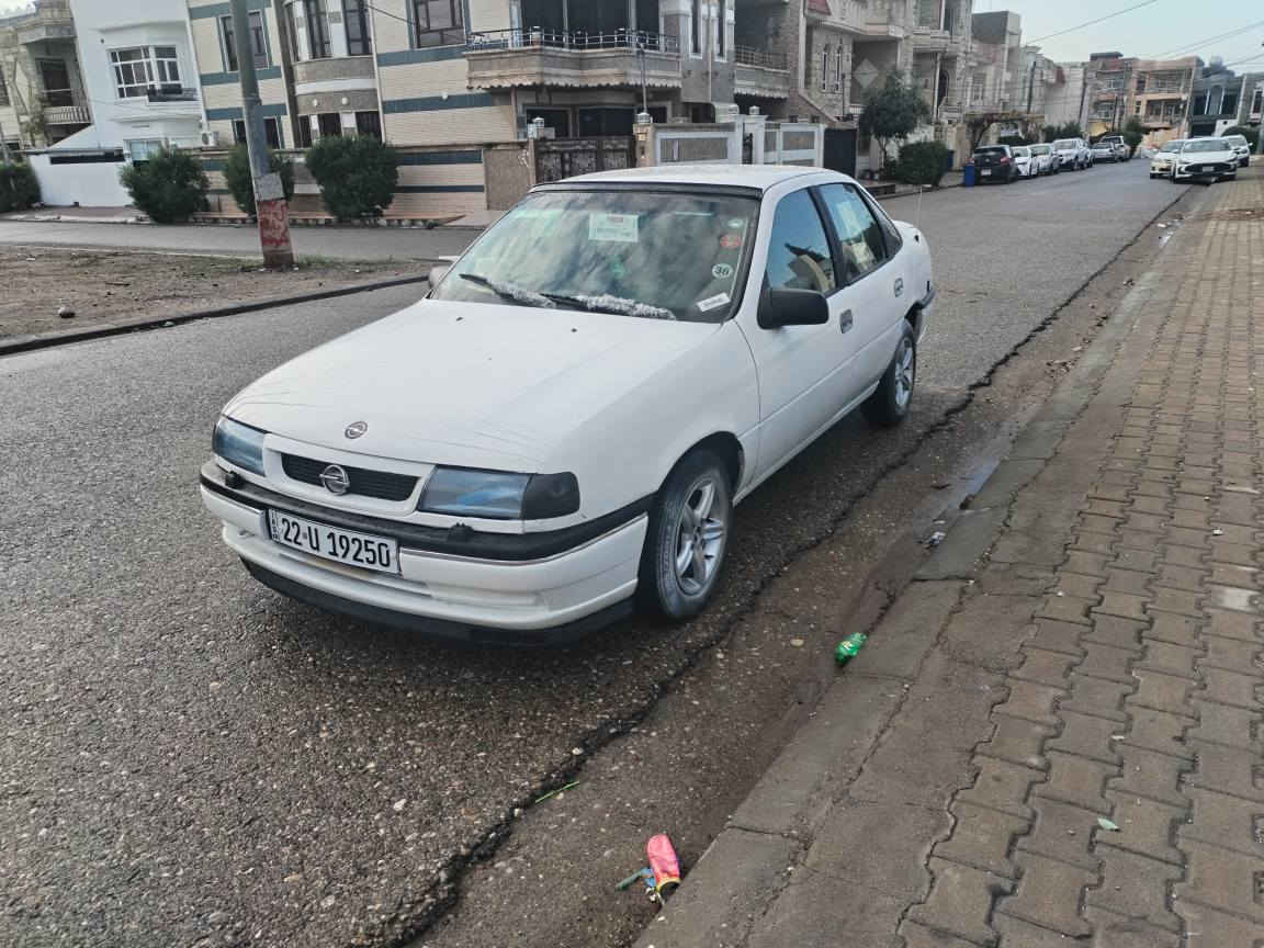 فيكترا مؤديل 1995 گئر عادي مه كينه 18 گئرو مه كينه به شه رت. زينكه و سه نه وي نويه تاكو2030 هه زه و فه حسي نويه توندو توله جوار تايه ي نوي له بنه كه رمي و كاره بايي هه موو ي مه زبوته يه كسه ر به ناوي خويتي ده كه ي
شوين. هه ولير
سعري 44 وه رقه مامله
*********** أربيل, العراق
