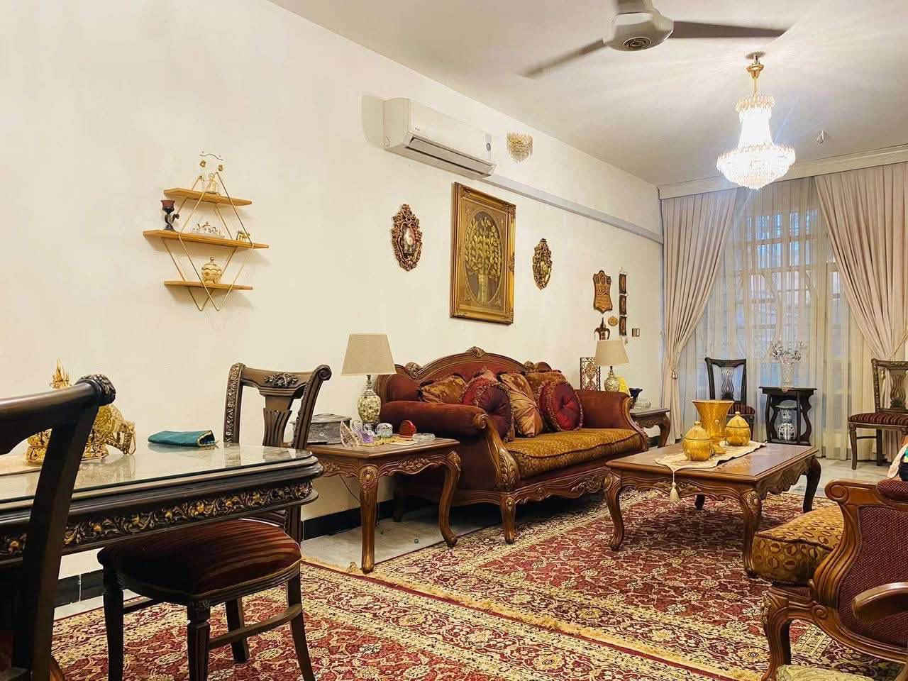 🏡 للبيع دار سكن  🏡سعره كلش حلو
💫سنه البناء 2011 نضيف جدا ارضيات مرمر 

🔺المساحة : 240 م
🔻الواجهة: 8 م      🔻النزال:30 م

🛖يحتوي  على مدخلين مع 5 نوم  3 سويت
📍موقع مميز جدا شارع 15  

📍الموقع حي البنوك خلف شارع باريس خلف مطعم هوم جكن
 
المكتب مفتوح من🕔9 صباحاً لغالية 🕣11مسأآ🔔
_________________________________
للاستفسار مراسلة الصفحة
او الاتصال 

☎️***********
متوفر واتساب📞
او مراجعة⭕ .( الجوهره للعقار )  ⭕
📍 عنوان المكتب: حي البنوك شارع الكنيسه
