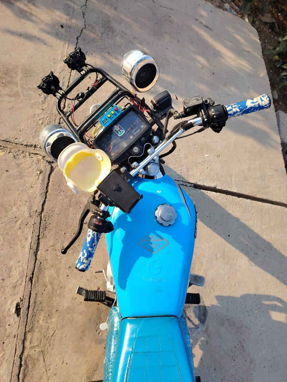 السلام عليكم للبيع دراجة
موديل 2023
 السعر 650
وبي بصمات2 عن بعد يشتغل 
 العنوان تكريت شارع الاحتفالات 
رقم الهاتف ***********
