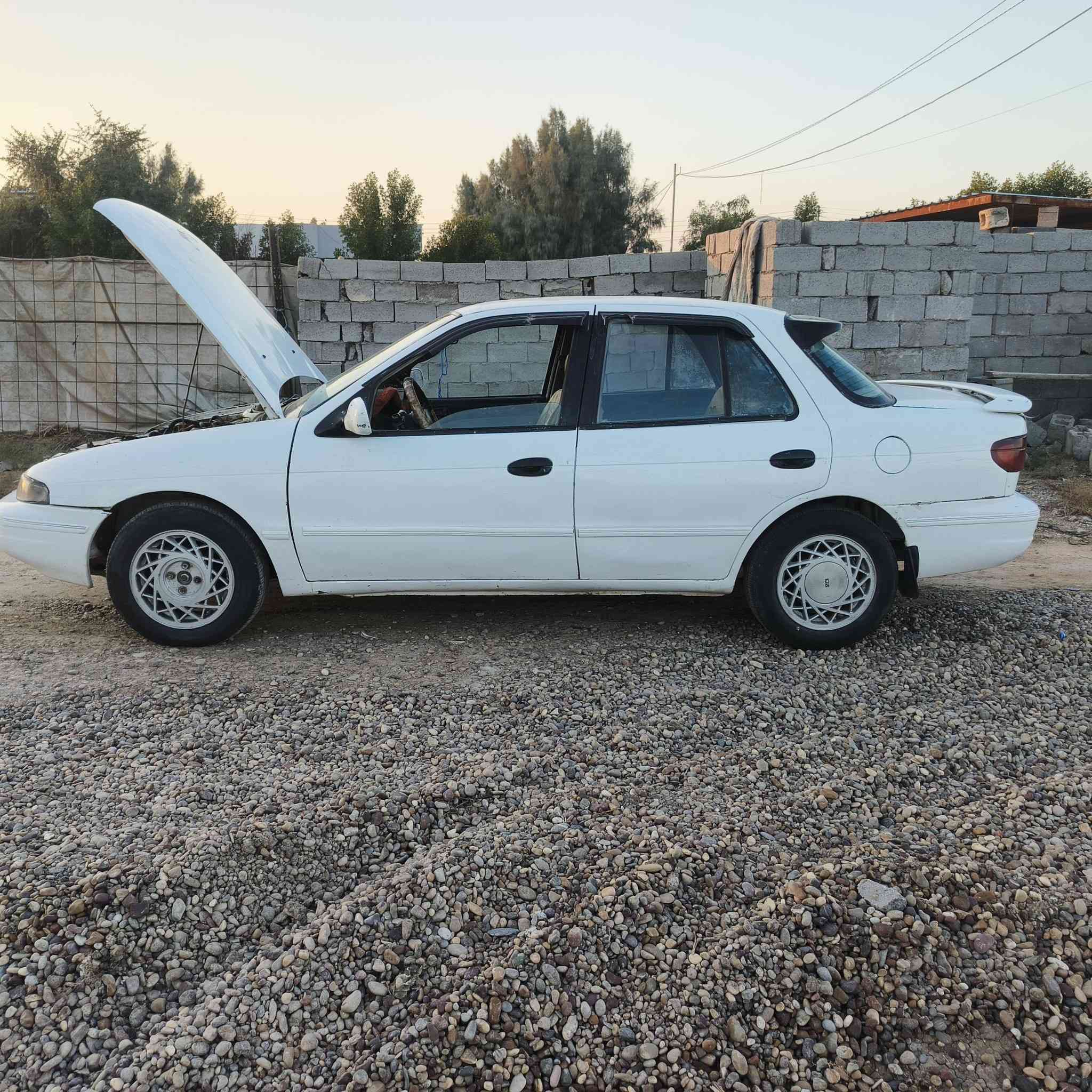 كياا سيفيا موديل 1994 
انبار رقم انكليزي وشرط التحويل
كير ومحرك مكفول ونضافه السياره 
عنوان: بغداد معمل زينب قرب الشارع الرابع 
للستفسار اتصلو: ***********
