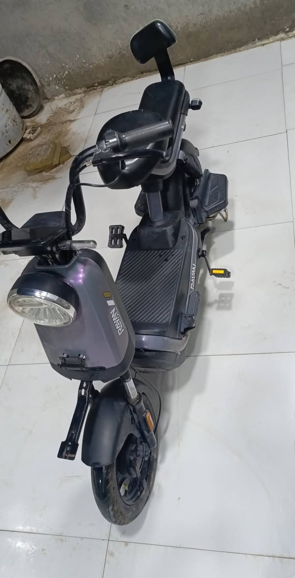 السلام عليكم
الدراجه للبيع
بصمه وسويج وشاحنة كله اخو الجديد
شوفت عينك نضافته
 وبلحقيقه احله من الصور بعد 
السعر 250 الاف وبيها مجال


**إذا كنت صاحب هذا الإعلان وتريد حذفه لأي سبب، رجاءا أرسل رسالة إلى الدعم الفني**