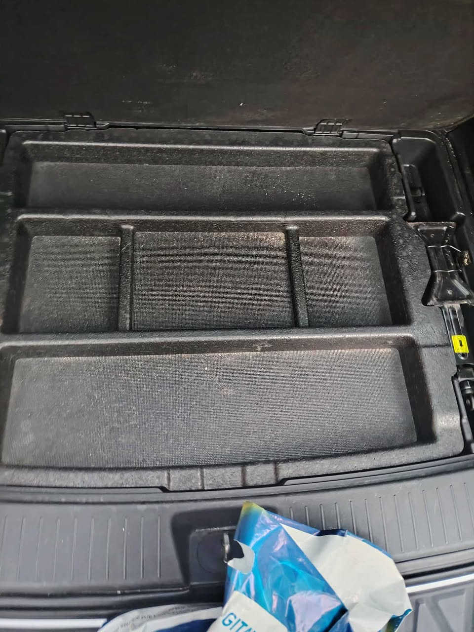 سلام عليكم سياره سبورتاج موديل 2009طالب النتره مقدس مراوس حسب القناعه ***********
