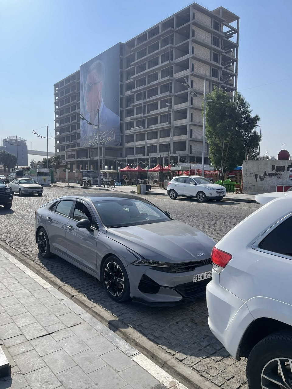 سلام عليكم اخوان سياره كي فايف مديل ۲۳ لون سمنتي مميز بدون فتحه رقم بصره معوقين راعه بلبصره
سياره ورد امريكي ماشيه 85
فول موصفات جتي كشن احمر 
ضربته جاملق وحدادا تبدل بنيد وجاملق 
بيه ملاحضات بسيطه 
سعره ب ١٦٠ بيع مستعجل 
اخوان سياره ع يدي مرتاحه كله بانزين محسن
دهن اصلي استفسار ع خاص ***********
