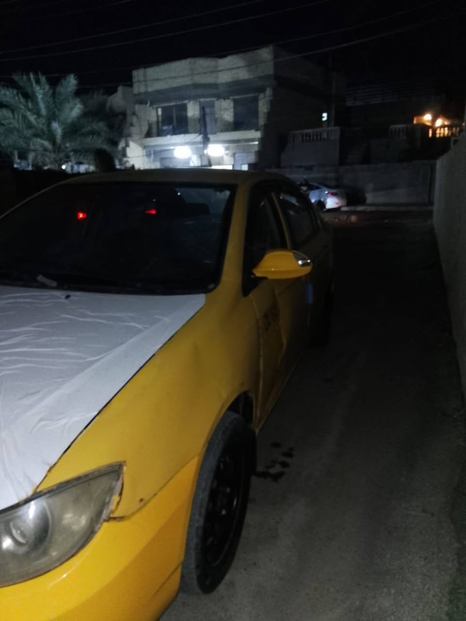 السلام عليكم للبيع ليفان 2011رقم بغداد احمر السياره جاهزه السعر17  الاتصال/***********
