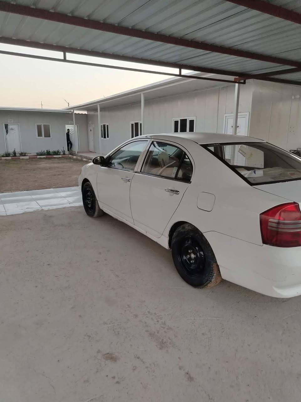 السلام عليكم للبيع ليفان 620 2013 السعر ٥٠ وبيها مجال او مراوس حسب القناعة العنوان بغداد بسمايه للاستفسار ***********
