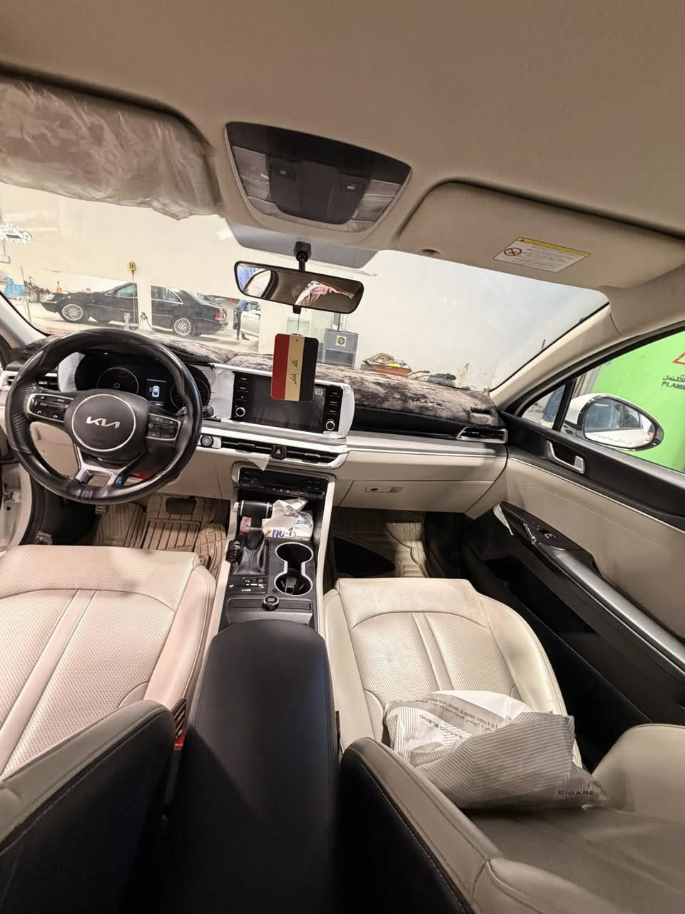 السلام عليكم
k5 
2023 ماشية 73000
السيارة كفاله عامة بدون وصبغ بيها بس تعديل بسيط بداية البنيد ومكحل حتى ما مبين مابيها اي نقص كير مكينه حداده كله كفاله السعر 218 بيها مجال 
للتواصل ***********
