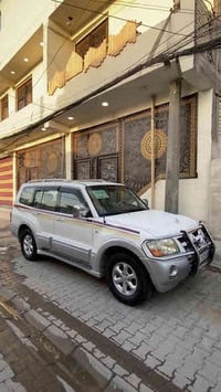 باجيرو 2006 خليجي بدون صبغ مكفوله محرك وكير وتبريد كله جاهز محرك 3000 ...