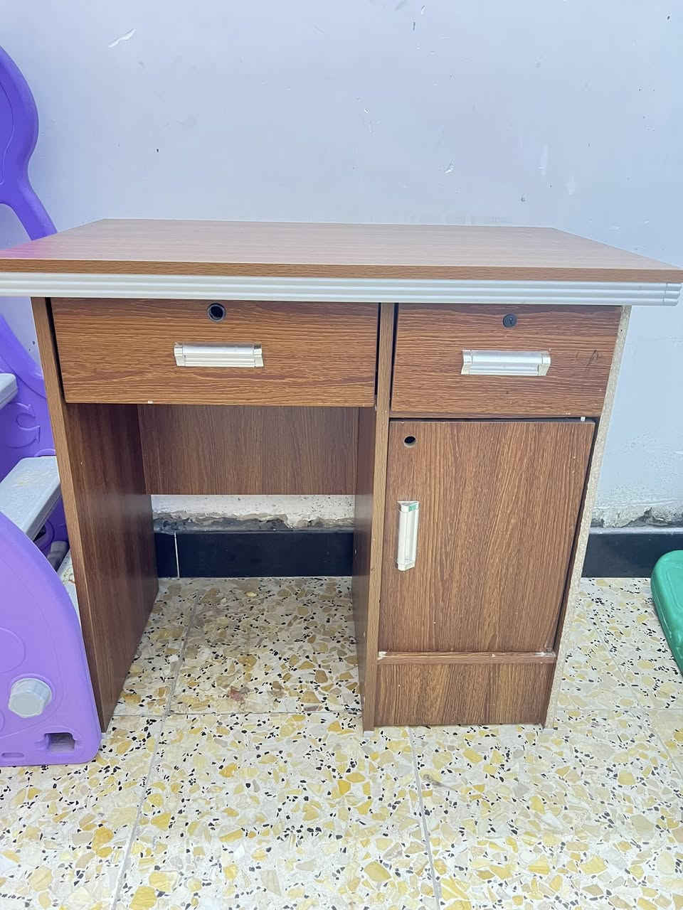 للبيع الابتوب ب 25
والميز 25


**إذا كنت صاحب هذا الإعلان وتريد حذفه لأي سبب، رجاءا أرسل رسالة إلى الدعم الفني**