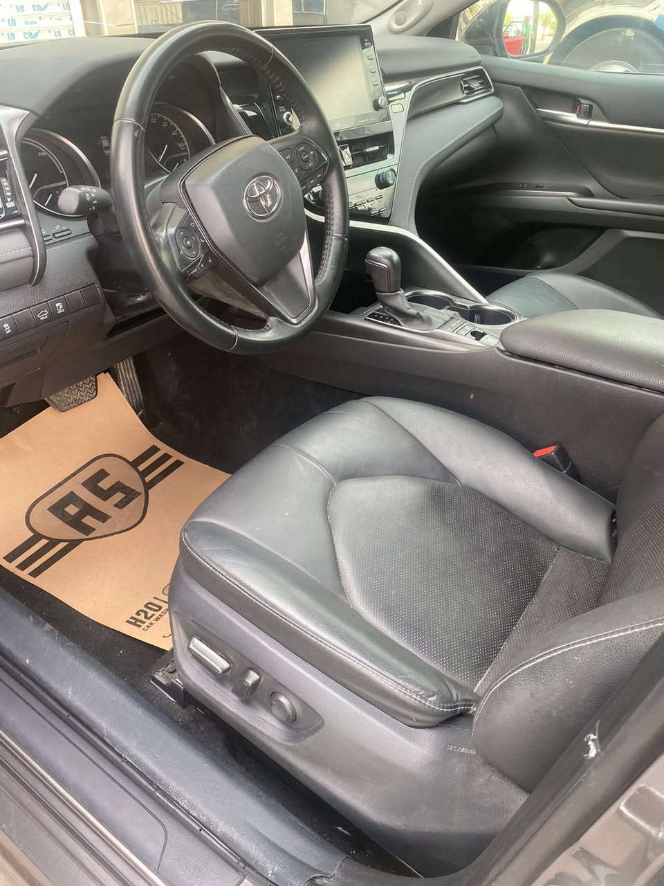 Xse 2023 
 رقم بغداد باسمي السيارة ماشية ٢٢ الف ميل 
رقم الهاتف ***********
