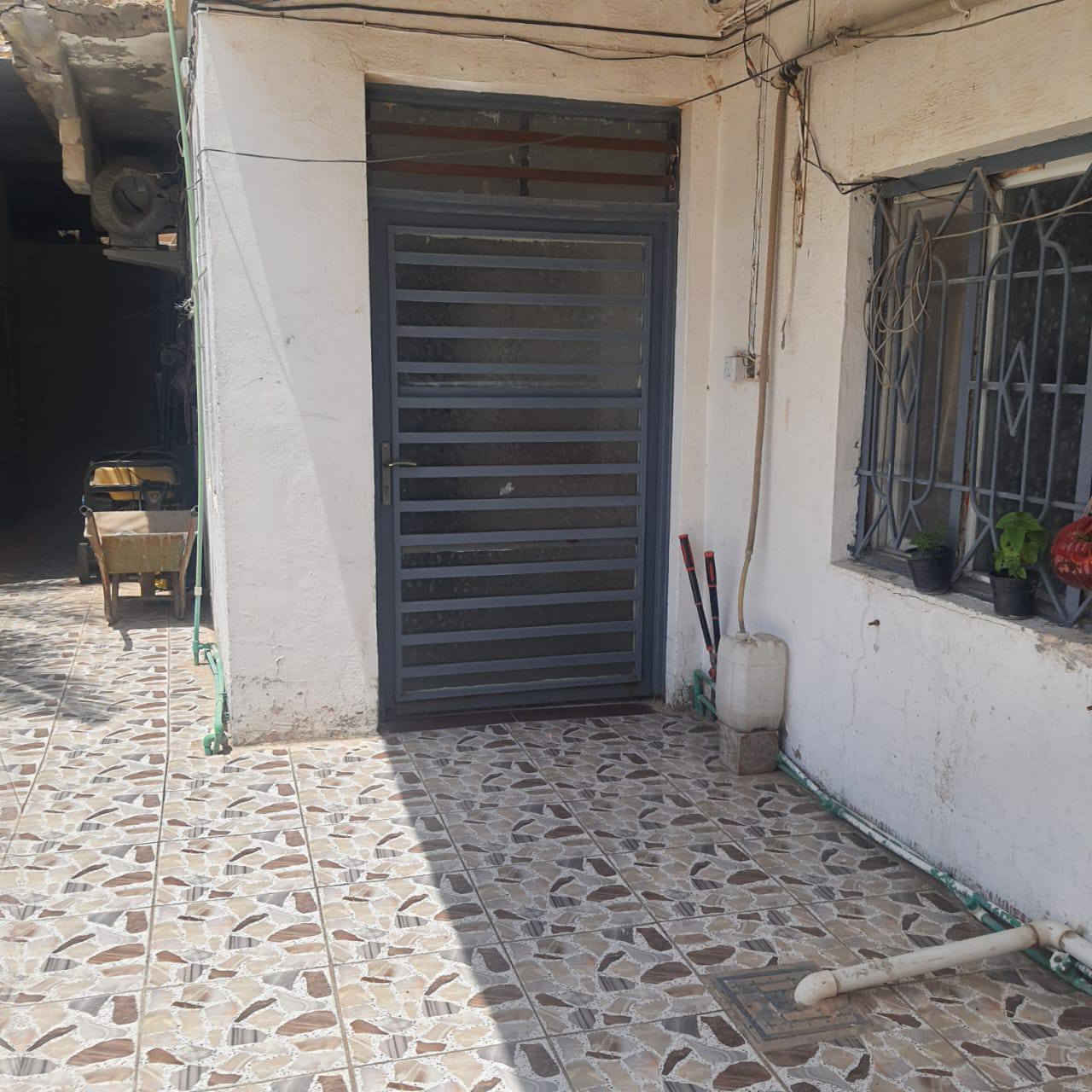 مكلف بالنشر بيت حي مكرمه رقم دار 8232 مساحة 280 طابقين رقم موبايل ***********

