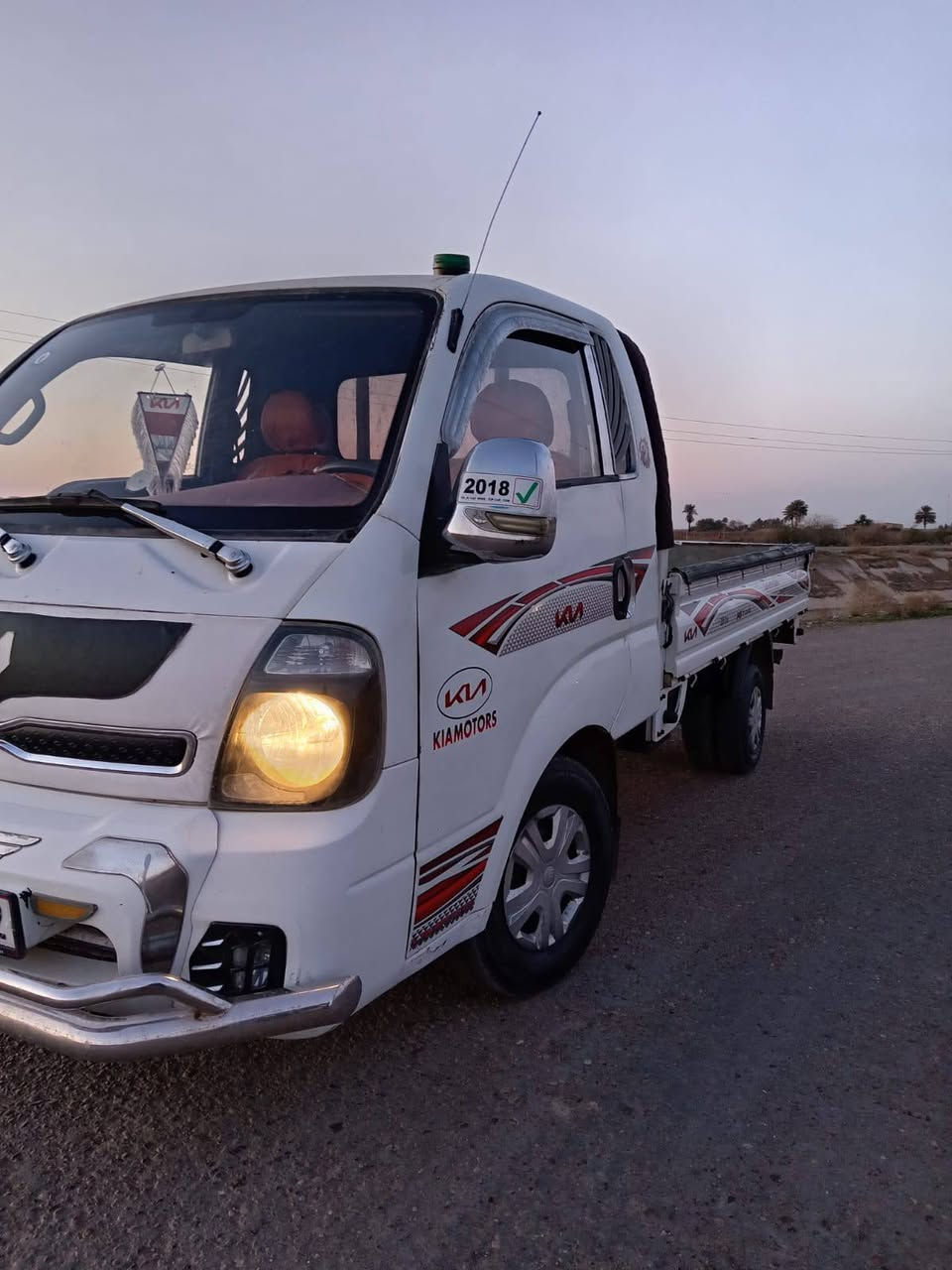 السلام عليكم
كيا حمل موديل 2018 رقم بغداد انكليزي سنوية ل 29
مكفوله كير محرك اكسل شاصي مكفول رقم شاصي واضح تخم تاير جديد تبريد شغال دوشمه جديده هزه مجدده 
المكان التاجي مقابل سيطرة العبايجي اطراف بغداد 
لاتصال على الرقم ***********
