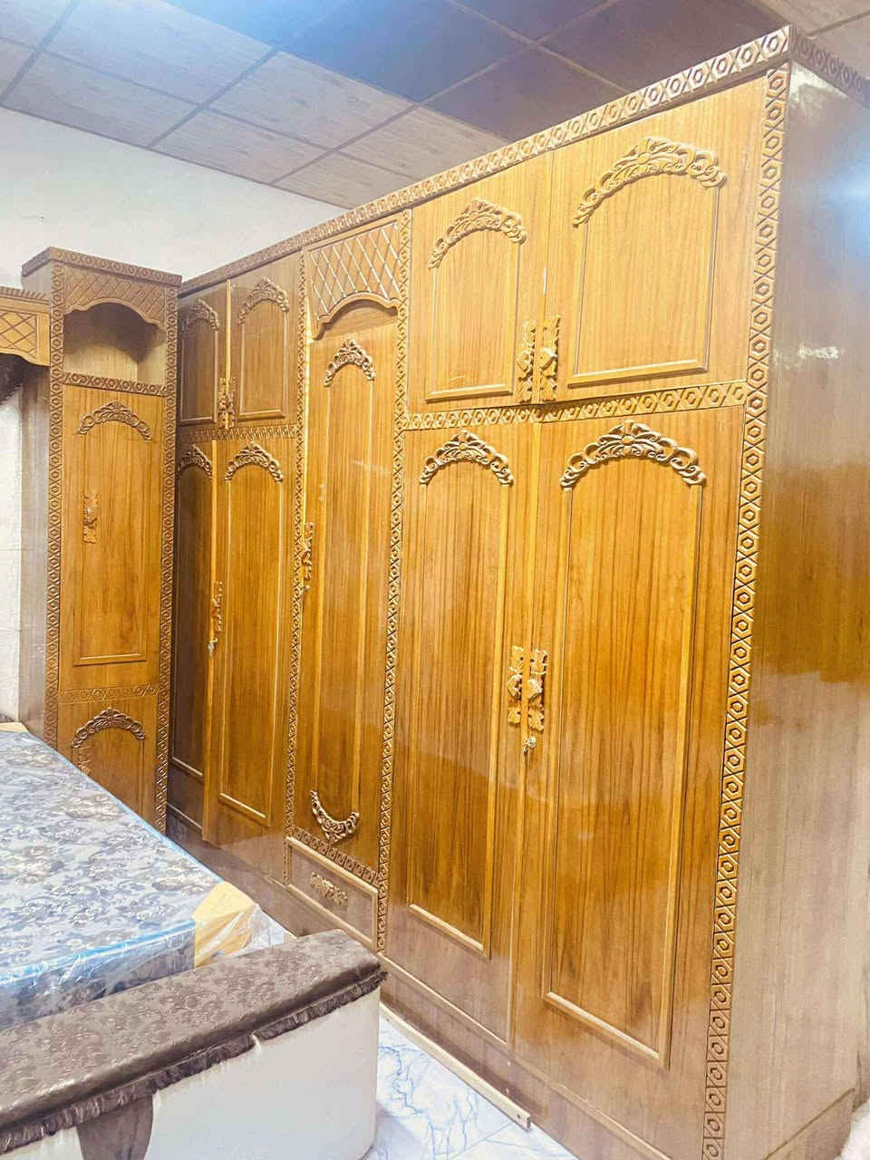 العنوان  ♕♕
تكريت شارع الباشا الرئيسي بقرب مشتل الياسمين 

꧁꧁꧂꧂معرض ايمن الكريش

غرف صاج جديد ⭐⭐
  نظام عملنا خدمة توصيل تكريت داخل وخارج تكريت 🚛🚛🚛

انت اختار واطلب واحنه نوصلك لباب البيت 👌👌👌

للحجز والاستفسار  يرجه 💌💌  اتصال ع الرقم *********** اتصال او وات ساب
