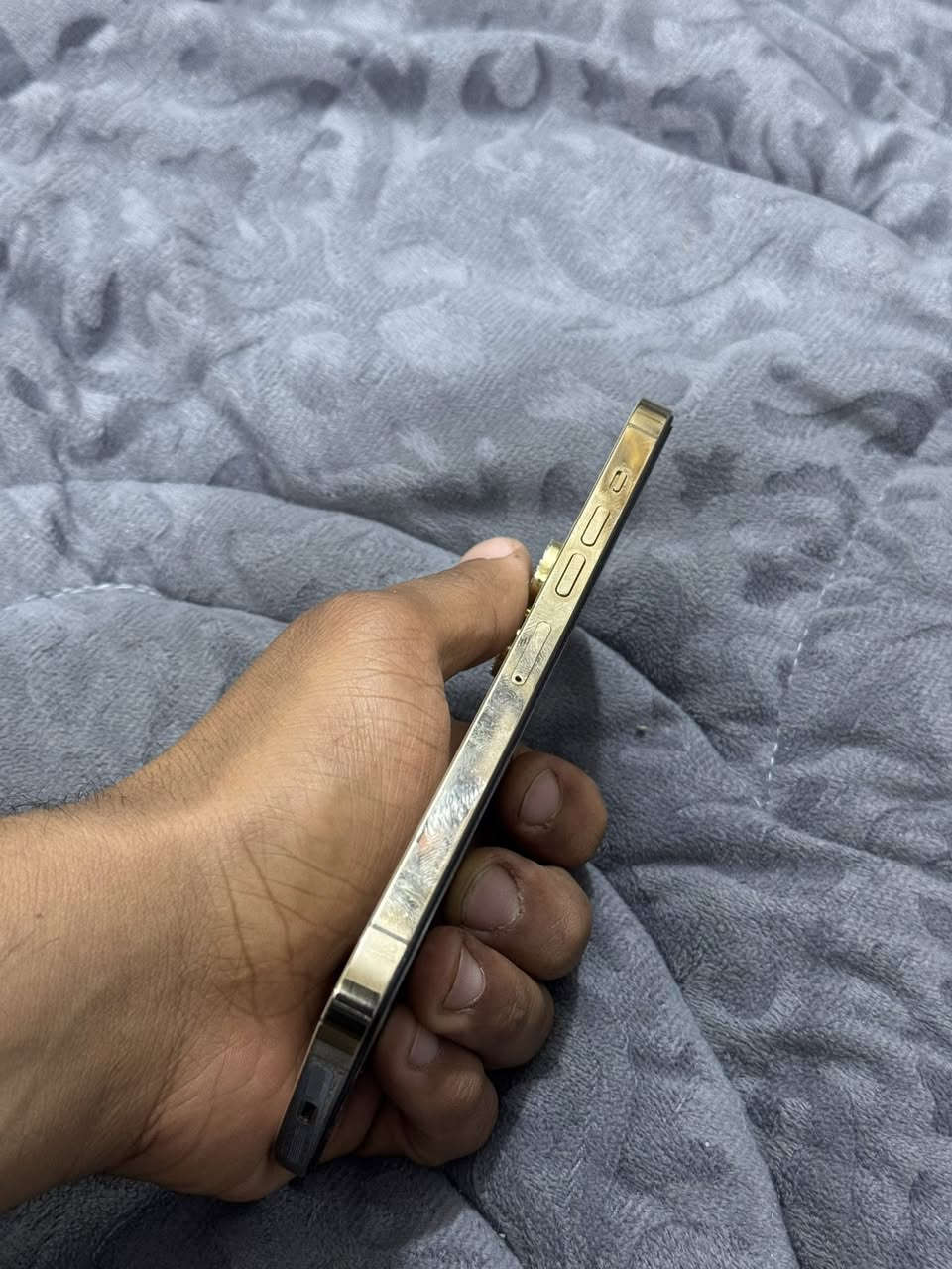 السلام عليكم ايفون 13 برو ماكس امريكي للبيع ذاكره 256 بطاريه 84 مبدل شاشه رقم واحد بدون اي عيب الجهاز مكفول من اي عطل سعره 550 وبي مجال عنوان بغداد الشعب ***********
