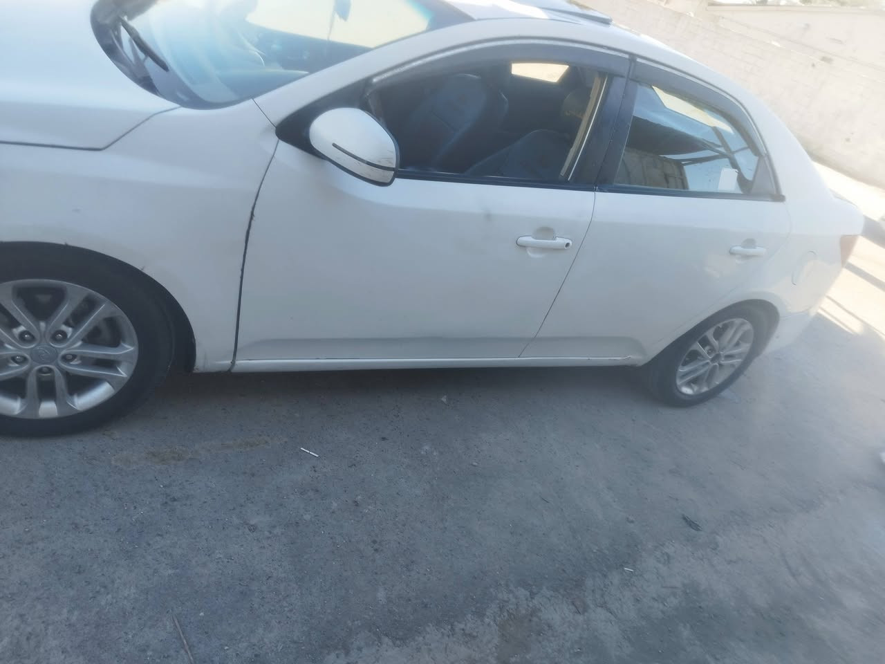 السلام وعليكم شباب سيارتو 2011كير مكينه حداديه مكفولات صبغ عام بدون اي ضربه بيه فقط جاملغ امامي جهت سايق بي تعمير سياره فوال موصفات فتحه تحكم ستيرن مري شفط موصفات اهواي بيه تخم تاير جديد مكاني بغداد مرور التاجي *********** سعر ٧٧وبيه حك جيه فقطط
