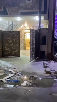 بيت إيجار مساحه ١٠٠ متر ٣ غرف نوم وصاله ومطبخ وخدمات ٠٧٧٢٢٩٩٢٨٦٩