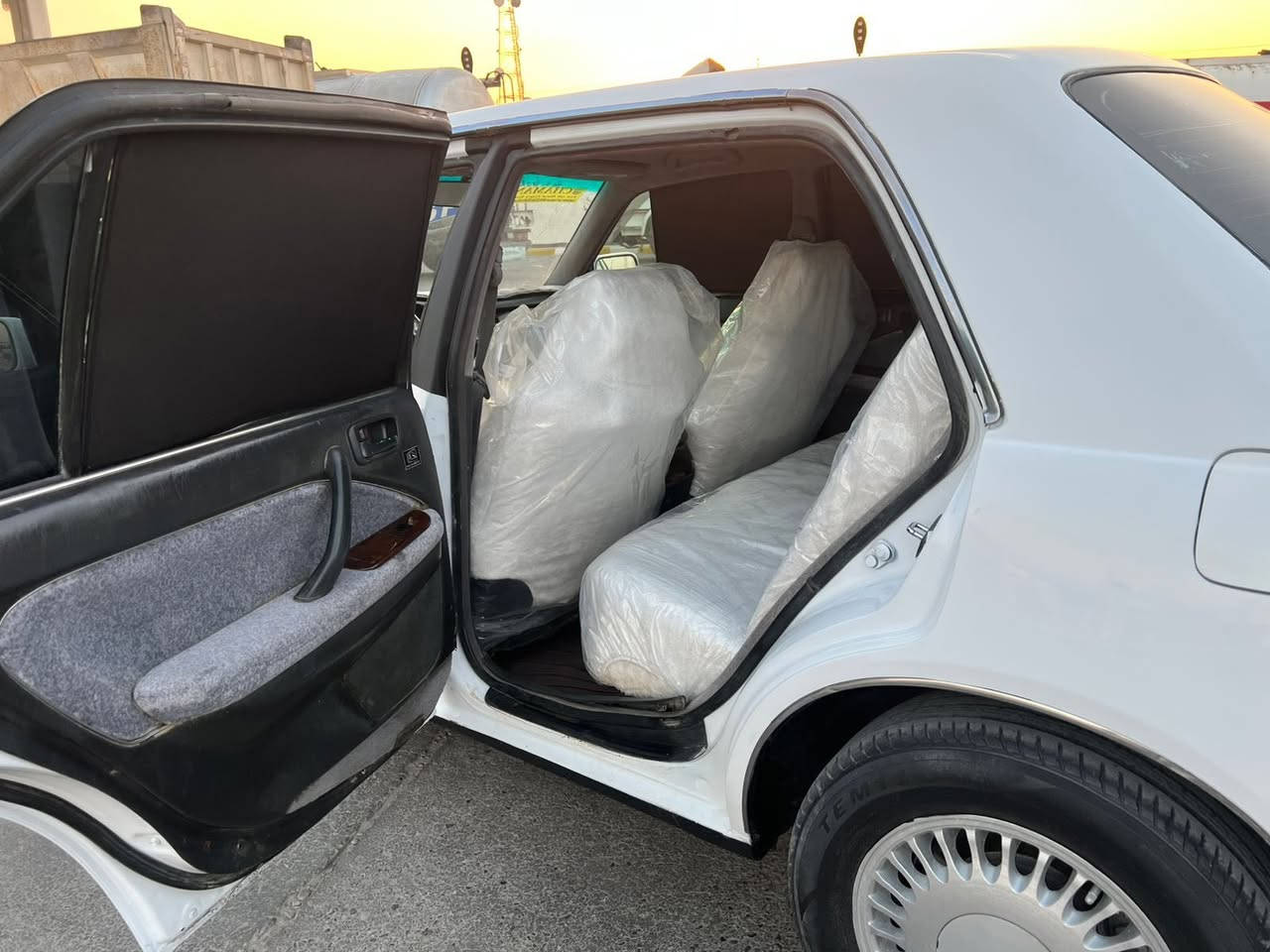 ‏سلام عليكم راس الثور للبيع كم سيارة مصبغة جمالية موديل 99 السنوية لغاية السبعة وعشرين تاير *********** السيارة قير مكينة تبريد شغال سيارة حلوة ايش قد ما تتوقع بيع مستعجل دخول التاير وحدادة جديدة سيارة بدون ضربة أم محور السعر 75 أبيها مجال مكاني البصرة السيارة حلوة أحلى من الصور
