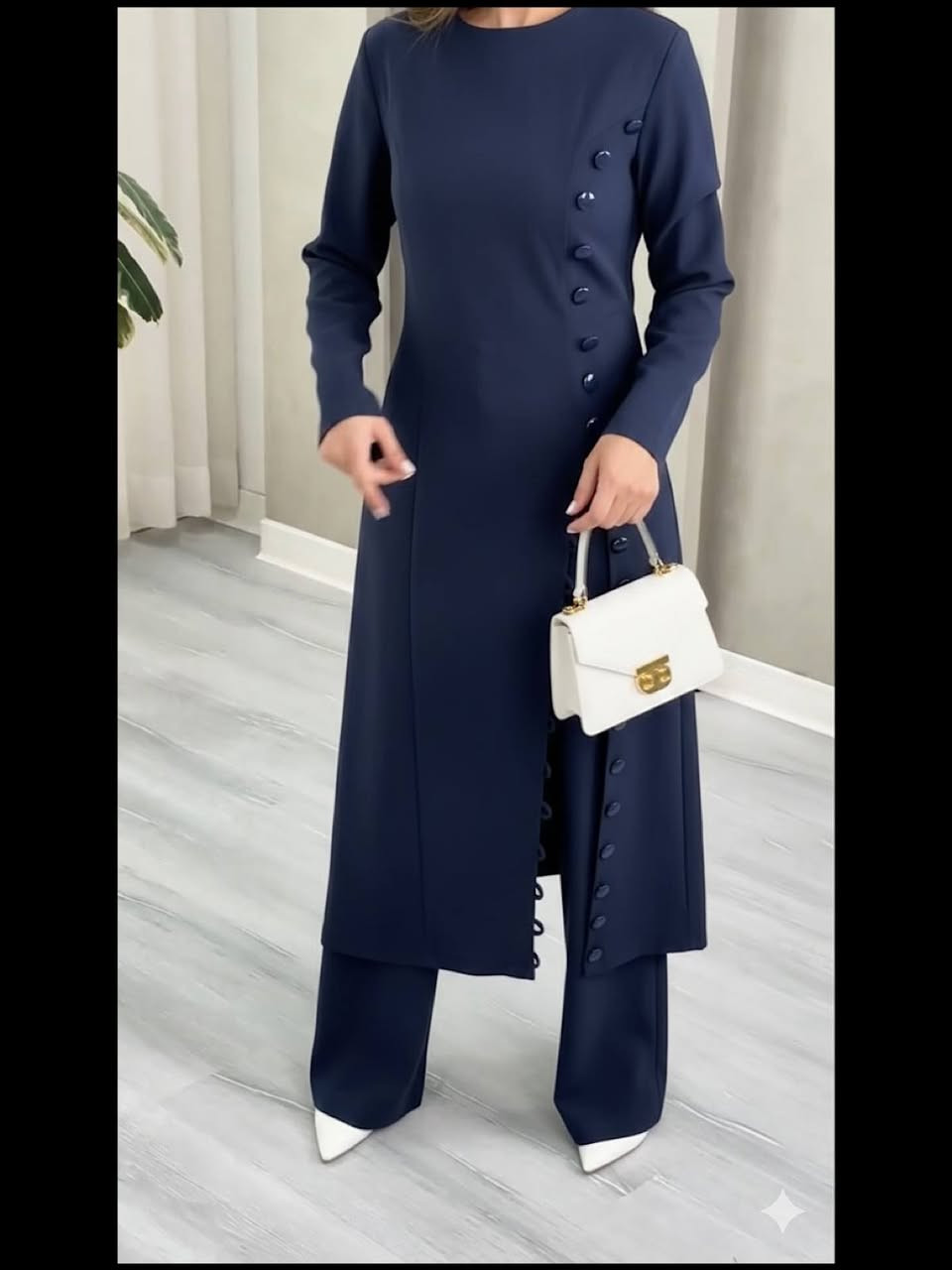 طقم قطعتين . قماش لينين جكار ايطالي .
من ارقى وأفخم الاقمشه الصيفيه الايطاليه .
طول الكيلوت 105 سم عرض 28 سم
الكيلوت يجي من الظهر لاستيك 6 سم
من الامام كمر وسحاب والجيوب شغاله
طول الجاكيت 130 سم مبطن بالكامل
قالب راهي .
جميع القياسات متوفره.
42 44 46 48 50 52


**إذا كنت صاحب هذا الإعلان وتريد حذفه لأي سبب، رجاءا أرسل رسالة إلى الدعم الفني**