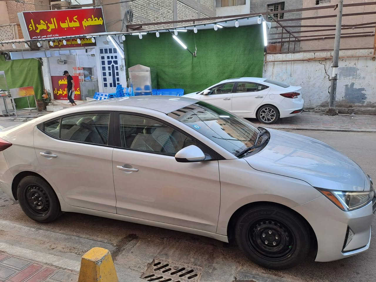 🚗 للبيع: هيونداي النترا 2019
📍 مكان السيارة: كربلاء المقدسة
📞 للتواصل: ***********
💰 السعر: 140 ورقة – وبيهه مجال
📊 المسافة المقطوعة: 108000 مايل
🛠️ المحرك: 4 سلندر – 2000cc
• كير أوتوماتيك AT المرغوب

• هيونداي النترا 2019 شكل 2020

⚠️ أضرار السيارة:
• وارد أمريكي
• حادث بسيط في باب السائق فقط بدون تبديل موضح بالصور المرفقة 
• جميع قطع السيارة ليبل واحد
• صورة السونار مرفقة مع الصور

📌 تفاصيل إضافية:
• رقم السيارة بغداد الدولي الجديد
• باسم المالك – تحويل مباشر
• لون السيارة رصاصي (سلفر)
