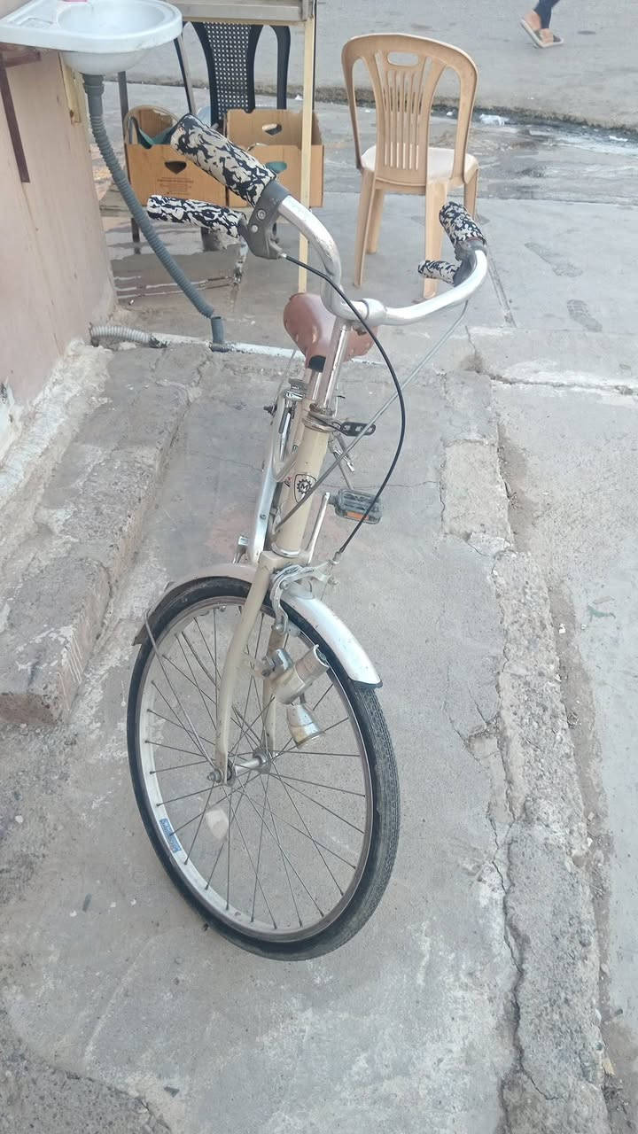 بايسكل عبدالحليم بالة حجم 22 للبيع
***********
***********
