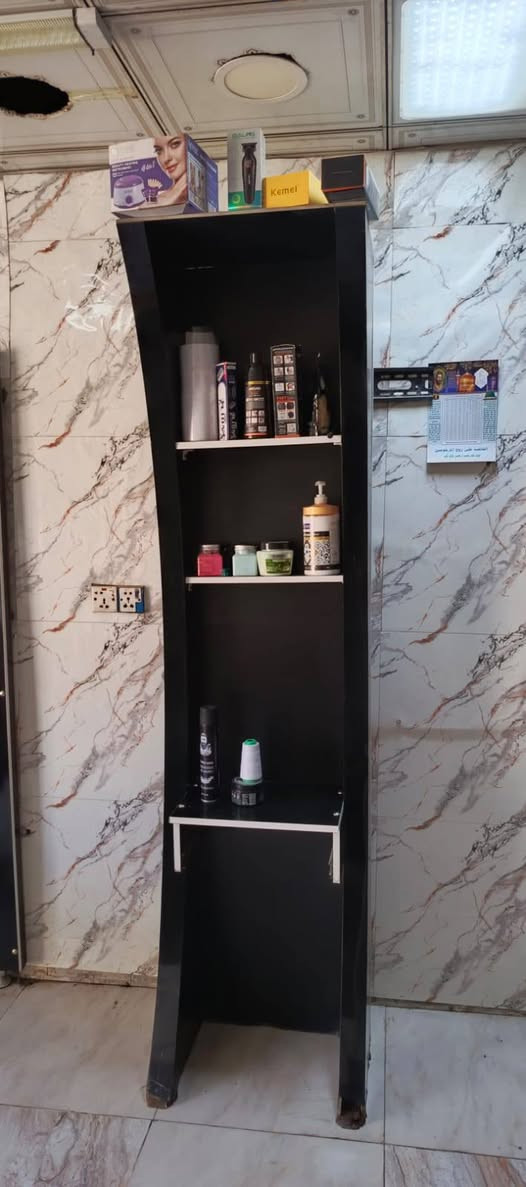 1كرسي
2مراية 

3 فاترينا 

4عربانة 

5جهاز شمع 

6شسوار 

وياهن غراض اصباغ وجل وموس وفرج وبعد غراض هواي 

الناصرية مركز سعرهن خاص


**إذا كنت صاحب هذا الإعلان وتريد حذفه لأي سبب، رجاءا أرسل رسالة إلى الدعم الفني**