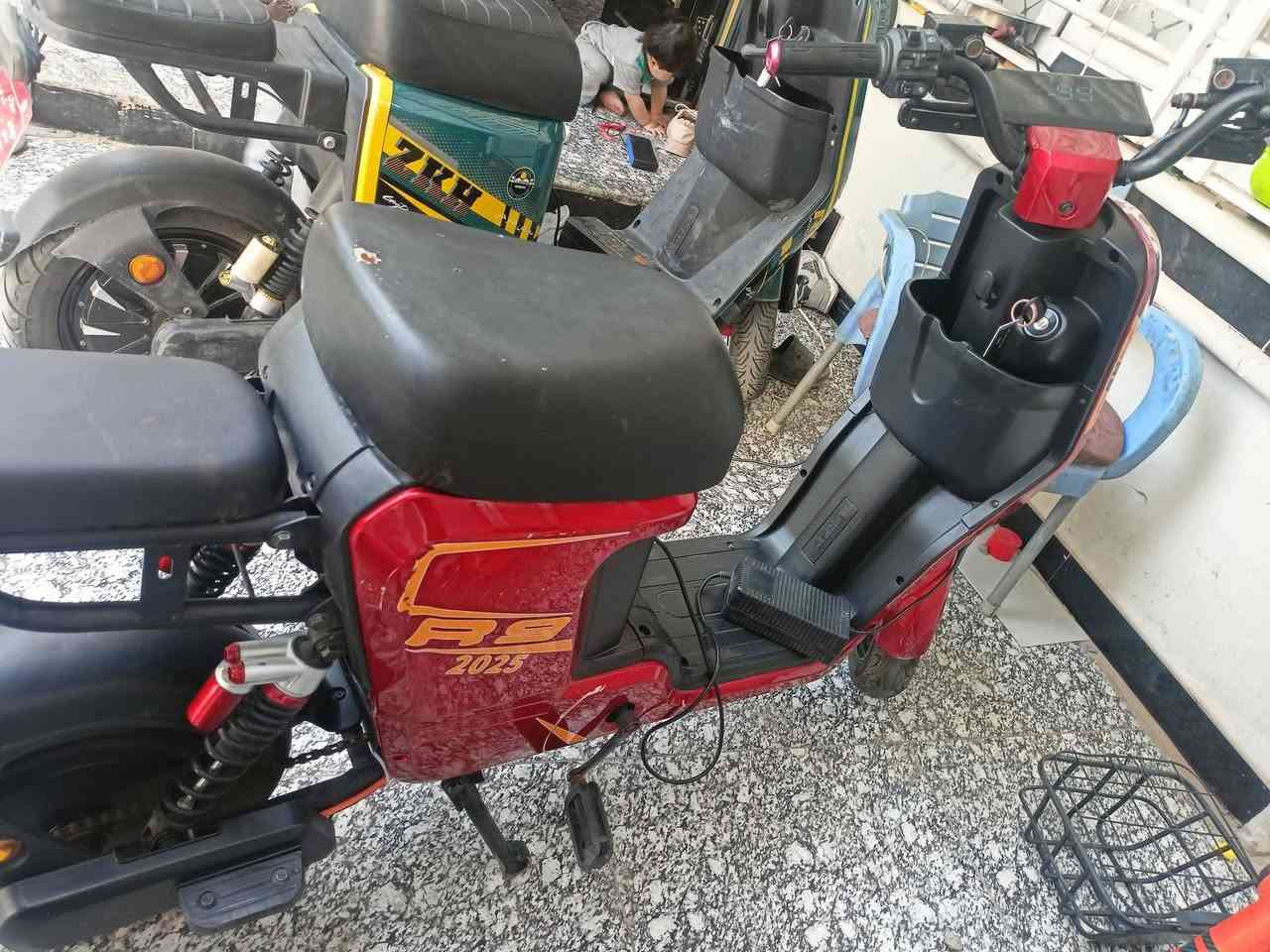 للبيع R9 موديل 2025
جديده ونظيفه جدا 
استعمال نظيف 
فول للاخير مثبت سرعه 
سعر 450 
كربلاء حي الحر 
***********
