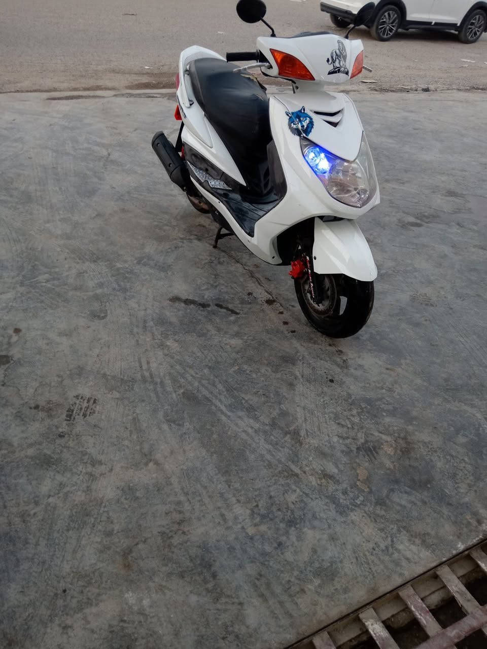 دراجه سكنس فحل ابلاديه مكفوله كفاله عامه مكينتها حيل ناعمه سلف هندر كهربائيات كلها شغاله اوراقها كامله السعر 550 العنوان الشعب التلفون ***********
