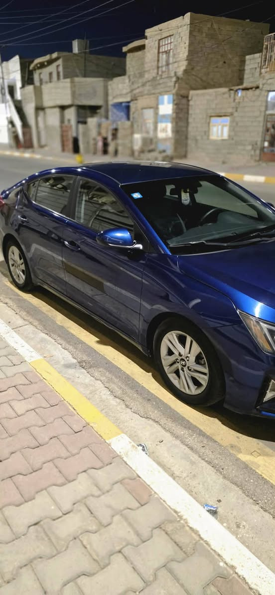 سياره النترا موديل 19 امريكي بيها بنيد صبغ  وشويه بارد بالجنطه تبريد گير محرك مكفول. تخم تاير.  رقم بغداد. سنويه وهزه جديده. السعر 117.   مجال بسيط. بيع بدون مراوس.     اتصل ***********      مكانها الرمادي
